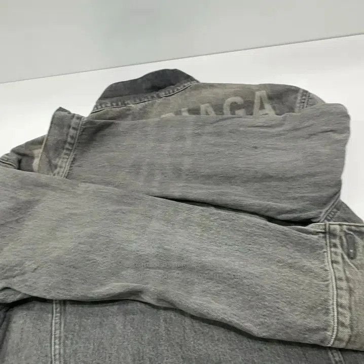 Balenciaga Balenciaga Men’s Vintage Wash Denim Jacket. Size US L / EU 52-54 / 3 - 7 Thumbnail