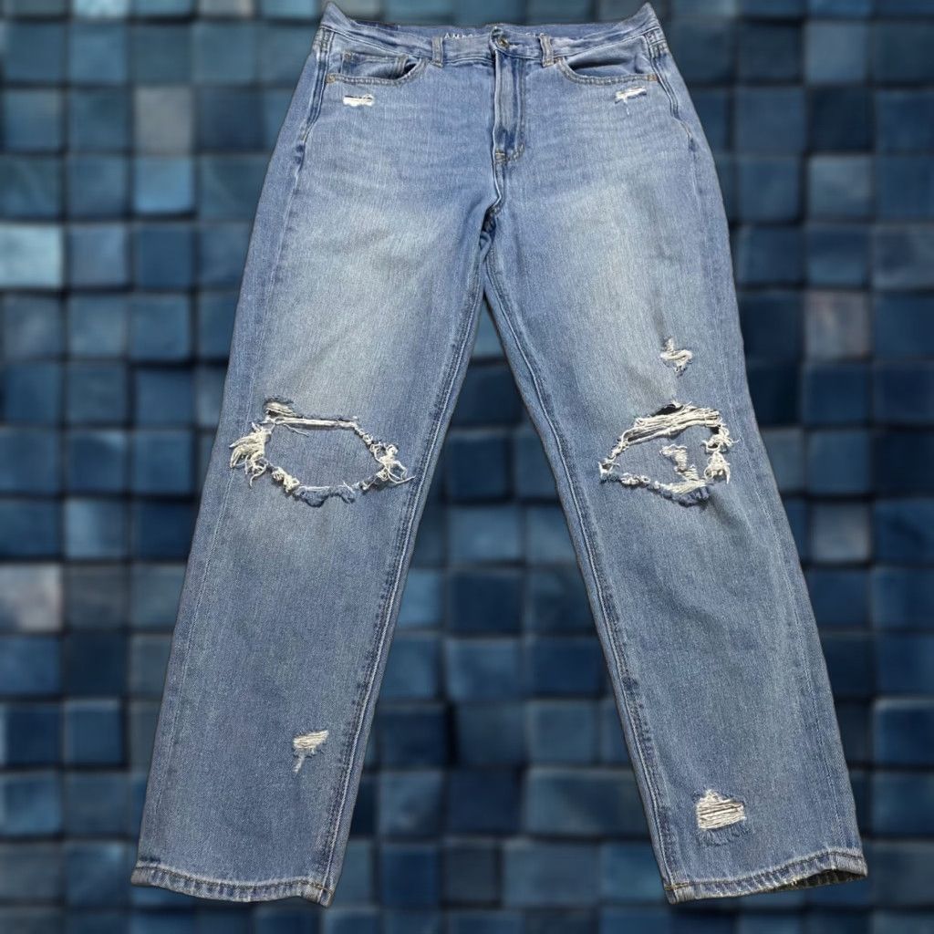 American Eagle Outfitters American Eagle Outfitters Mom Jeans Denim Medium Wash High Rise 6P Womens Blue Distressed Pockets 5-Pocket Design Inseam 25 in Size 28" / US 6 / IT 42 - 1 Thumbnail