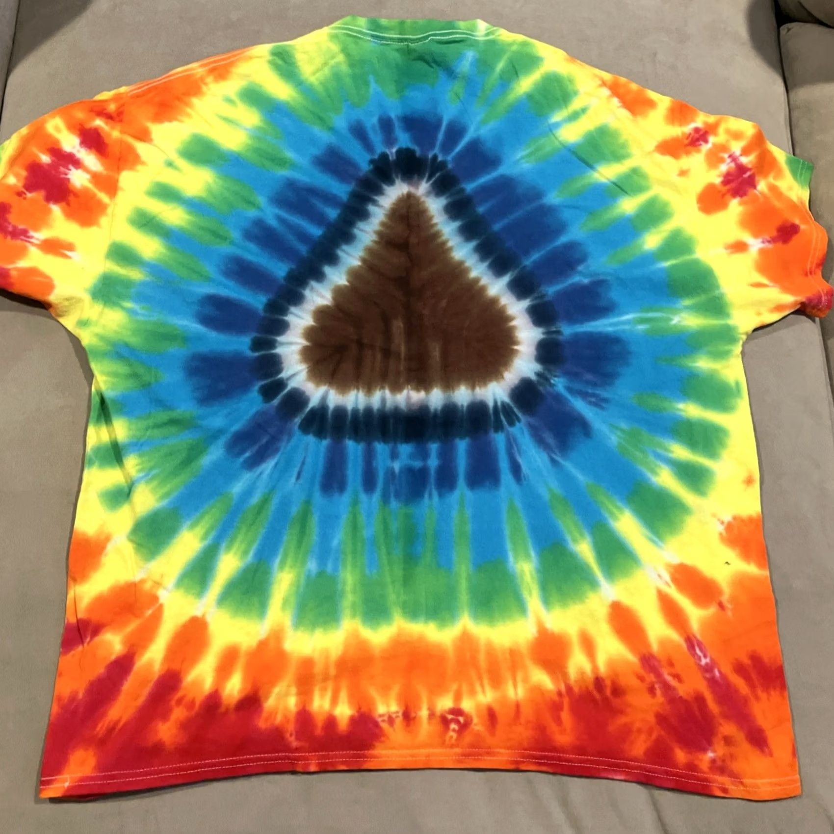 Gildan VINTAGE? Awesome - Hershey Kisses / Kiss - Vibrant Burst Tie Dye T Shirt - Men's Size XXL Size US XXL / EU 58 / 5 - 4 Thumbnail