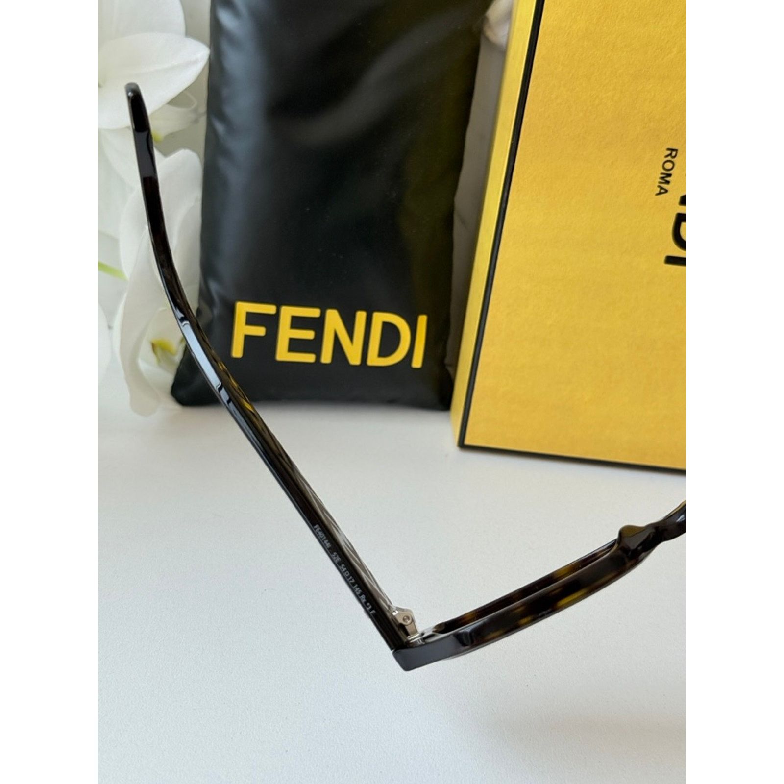 Fendi NEW Fendi FE40144I Brown Unisex Sunglasses Size ONE SIZE - 10 Thumbnail