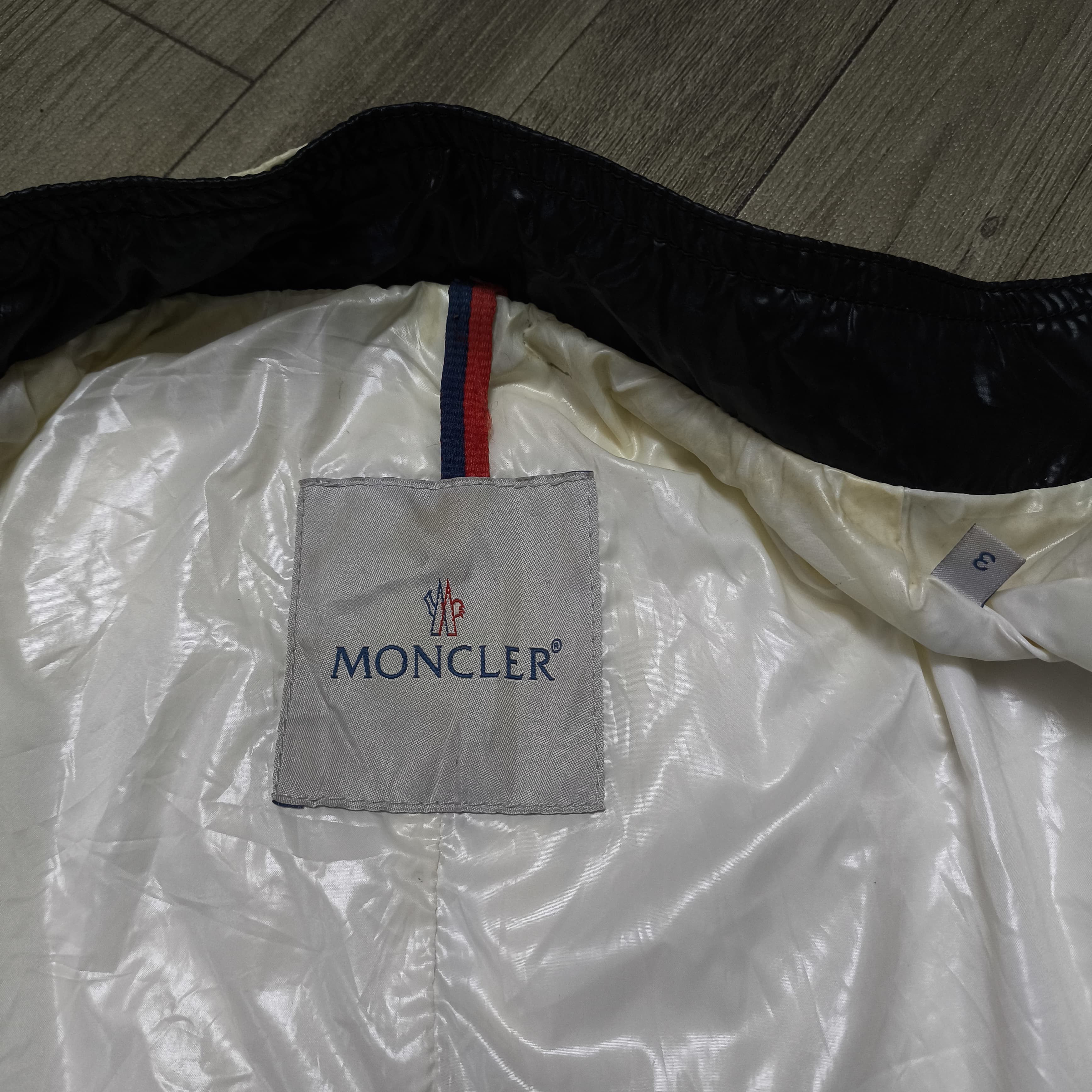 Moncler Vintage Moncler Multi pocket Bikers Jacket Size M / US 6-8 / IT 42-44 - 14 Thumbnail