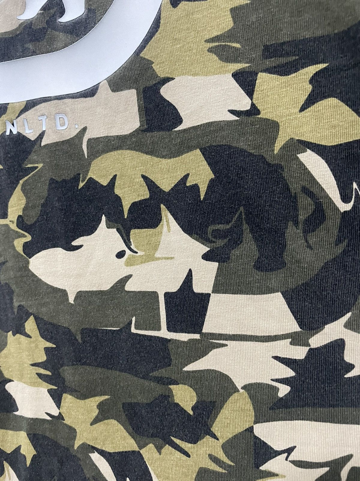 Ecko Unltd. Ecko Unltd. Y2K Camo Rhino Logo Vintage Streetwear Tee L Size US L / EU 52-54 / 3 - 6 Thumbnail