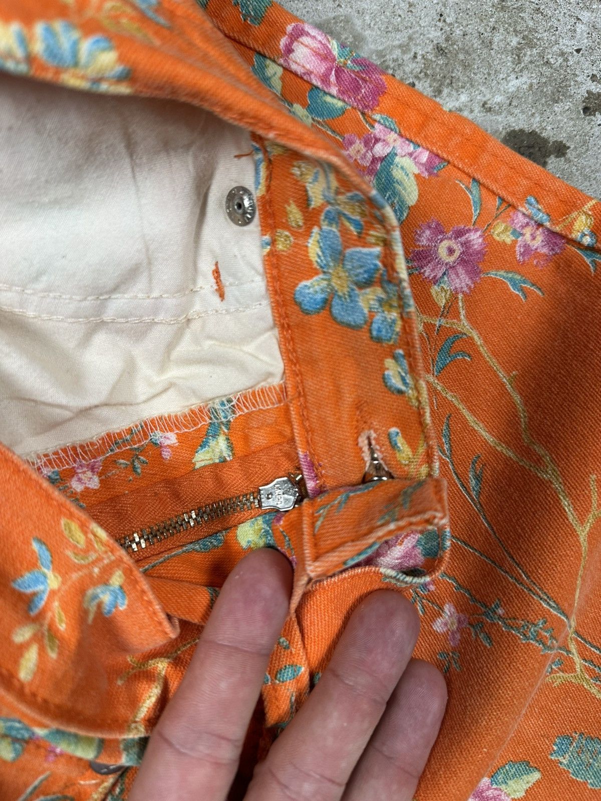 Roberto Cavalli Vintage 90s Roberto Cavalli Jeans Floral Print Flowers Size 28" / US 6 / IT 42 - 12 Thumbnail
