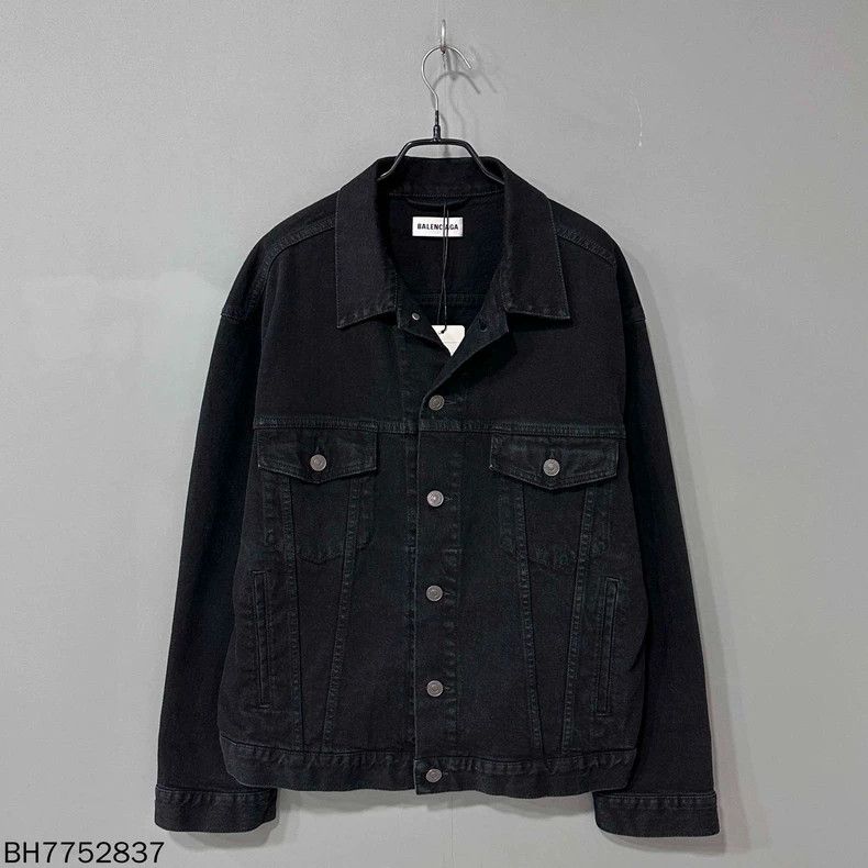Balenciaga Balenciaga size 36 Back rhinestone logo denim jacket Size M / US 6-8 / IT 42-44 - 1 Thumbnail