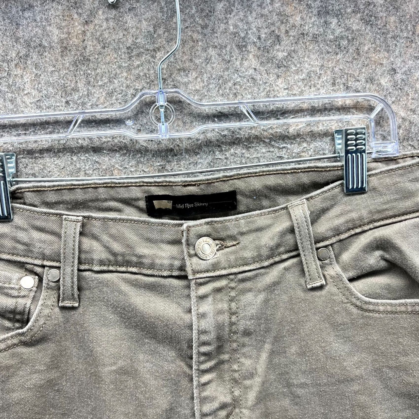 Levi's VINTAGE Levi's Jeans Mens 31x32 Khaki Mid Rise Skinny Fit Cotton Tan Beige Denim 31 Inseam 32 Pockets Button Closure Regular Fit Size US 31 - 5 Thumbnail