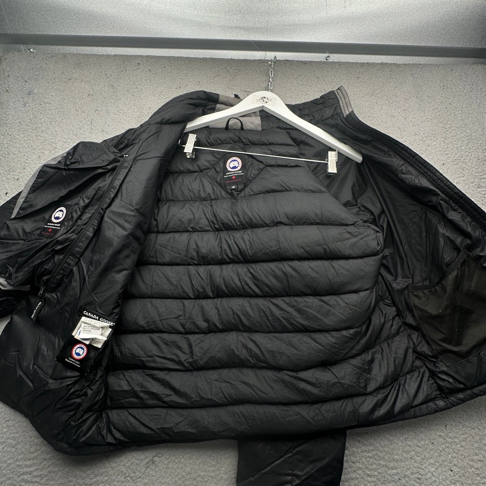 Canada Goose Canada Goose Lodge Jacket 5056M Black Mens Small PATCHED Size US S / EU 44-46 / 1 - 12 Thumbnail