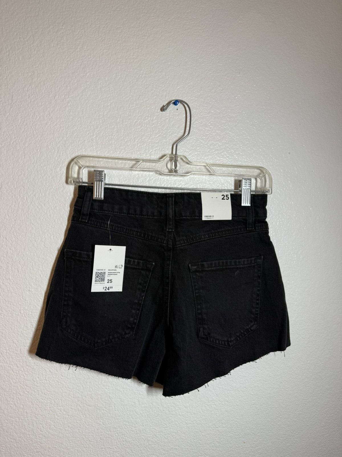 Forever 21 Forever 21 Black Denim shorts Size 25" / US 0 / IT 36 - 4 Thumbnail