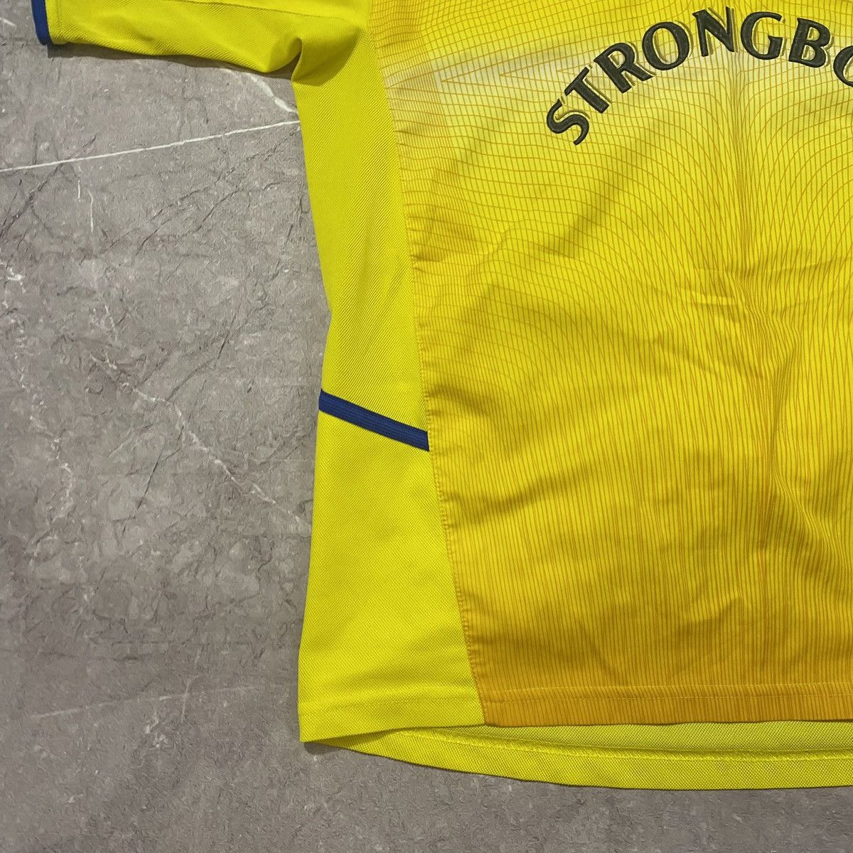 Nike VINTAGE NIKE LEEDS TEE SOCCER JERSEY STRONGBOW 00s Size US S / EU 44-46 / 1 - 5 Thumbnail