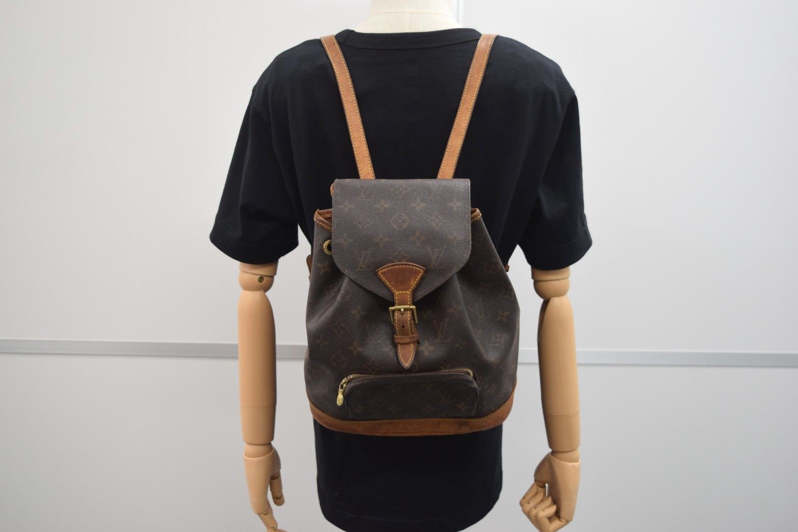 Louis Vuitton Louis Vuitton Montsouris MM Backpack Monogram M51136 Size ONE SIZE - 14 Thumbnail