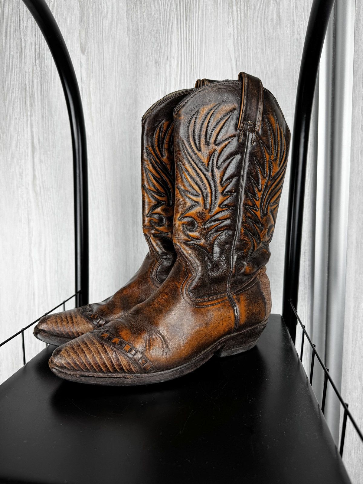 Cowboy Equipment Vintage Cowboy Western Leather Faded distressed boots sz 38 Size US 8 / IT 38 - 6 Thumbnail
