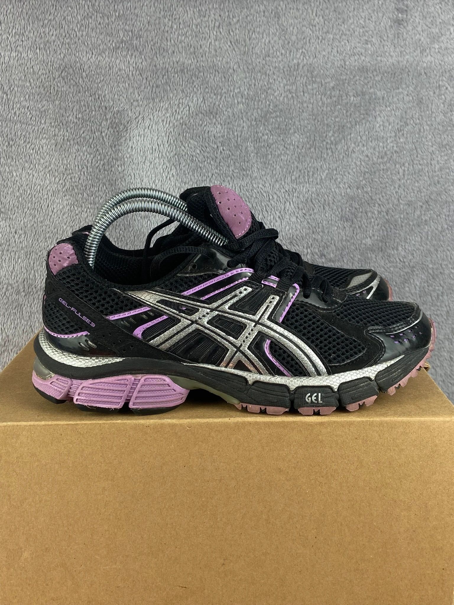 Asics Asics sneakers black pink gel retro running Size US 5 / EU 37 - 6 Thumbnail