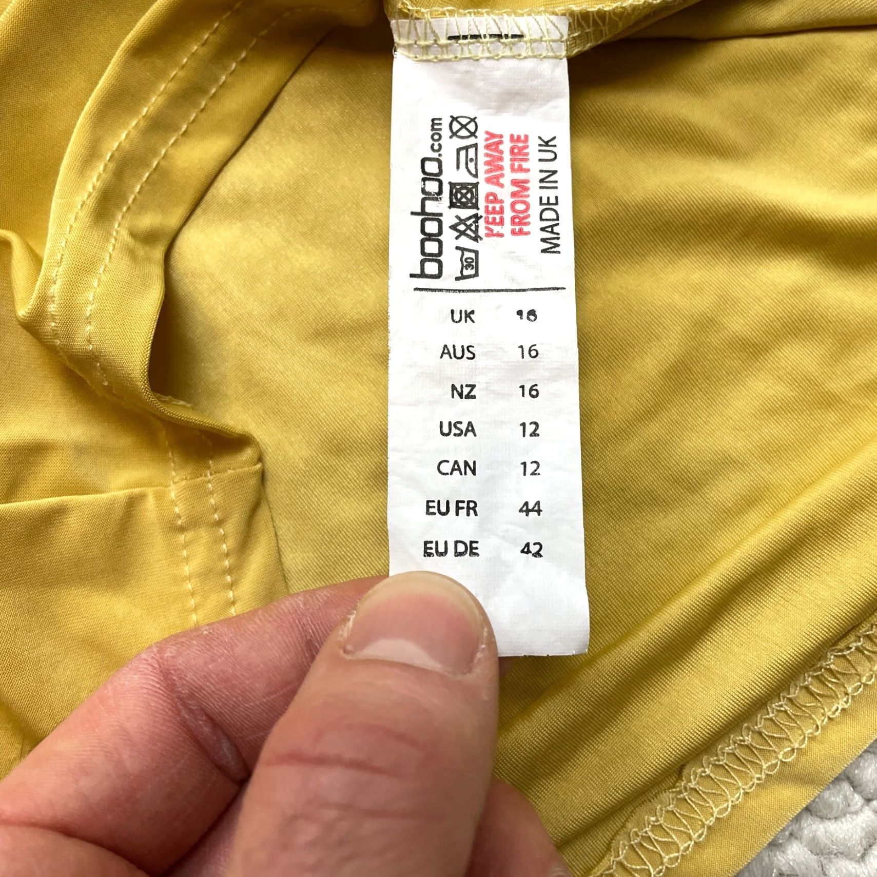 Boohoo VINTAGE Boohoo Night Bodycon Dress Womens 12 Yellow Sleeveless Stretch Knee Length Solid Dress Size XL / US 12-14 / IT 48-50 - 6 Thumbnail