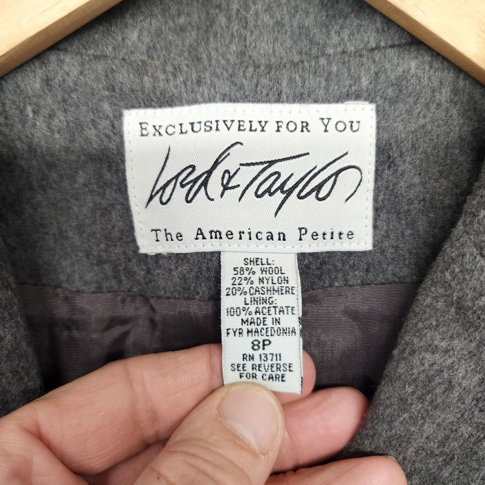 Lord & Taylor VINTAGE Lord & Taylor Blazer Womens 8 P Grey Wool Cashmere Classic Career Jacket Size M / US 6-8 / IT 42-44 - 4 Thumbnail