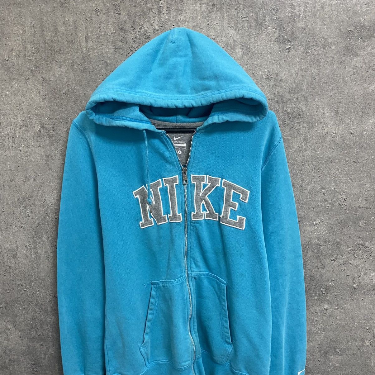 Nike Vintage Nike Zip Hoodie Big Logo Center Swoosh Y2K 90s Size US L / EU 52-54 / 3 - 4 Thumbnail