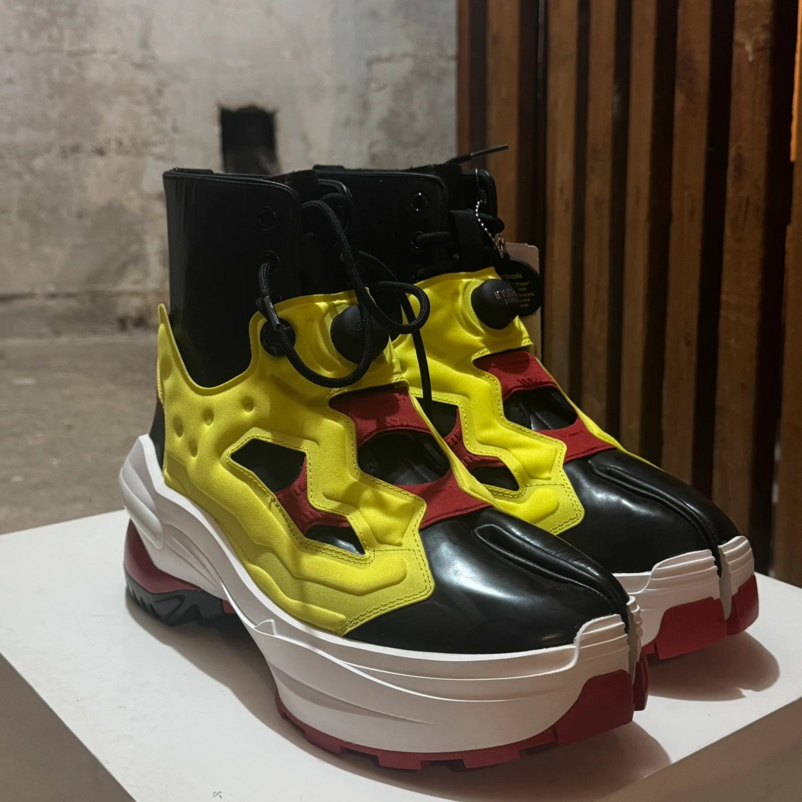 Maison Margiela × Reebok Maison Margiela x Reebok tabi high sneaker Size US 10 / EU 43 - 2 Thumbnail