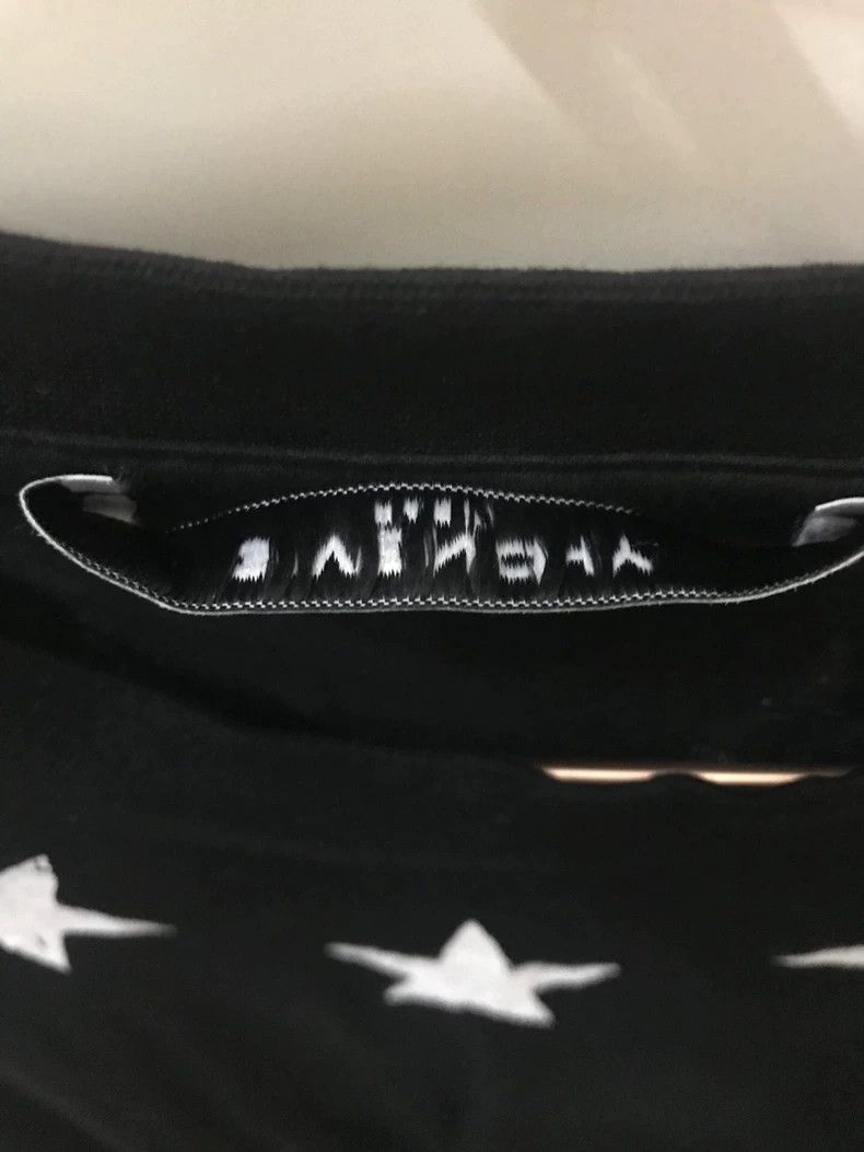 Givenchy Givenchy Classic distressed five-pointed star men's T-shir Size US S / EU 44-46 / 1 - 4 Thumbnail