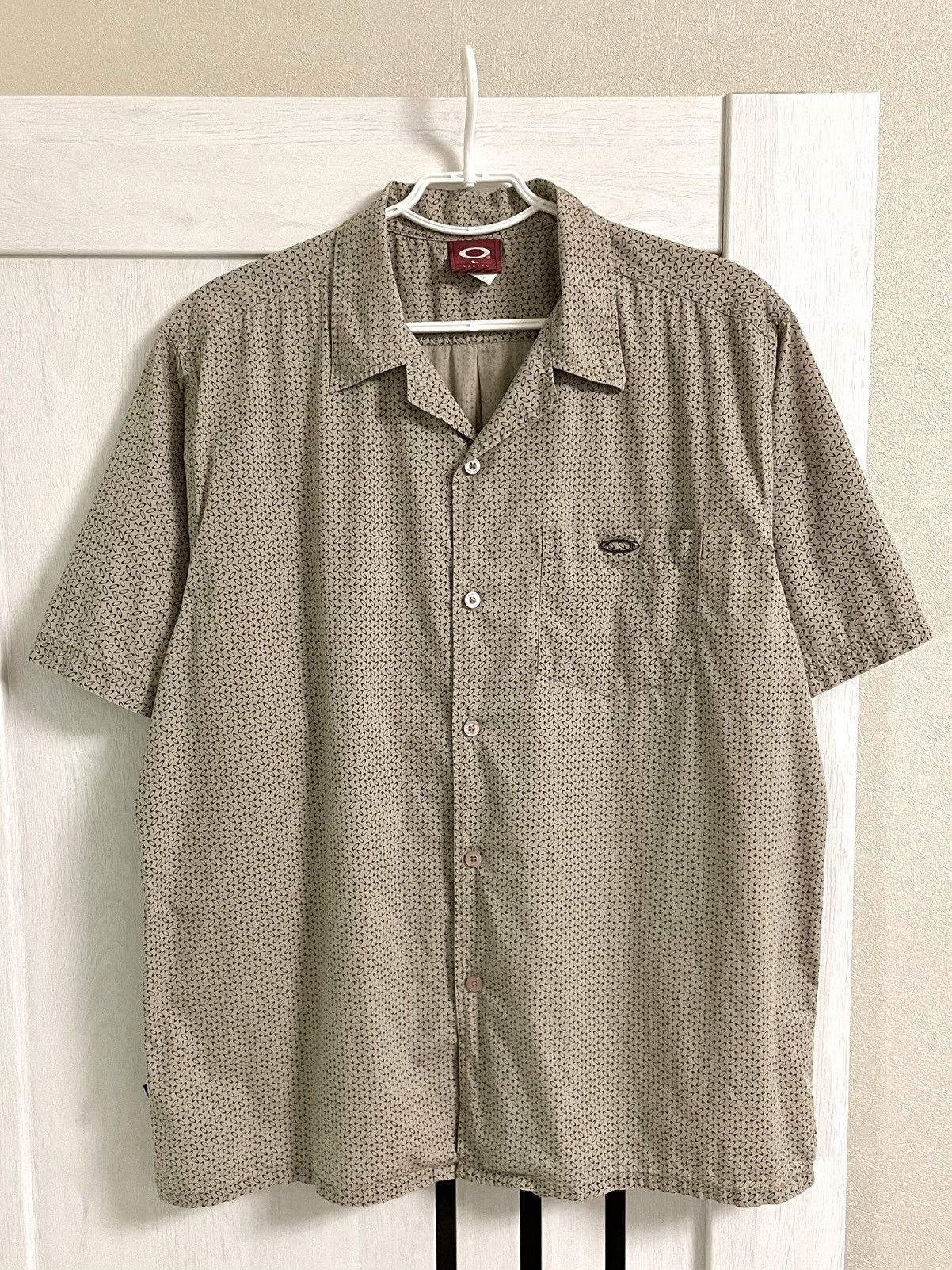 Oakley Vintage 90s Oakley Metal Logo Camp Collar Cuban Button Shirt Size US L / EU 52-54 / 3 - 12 Thumbnail