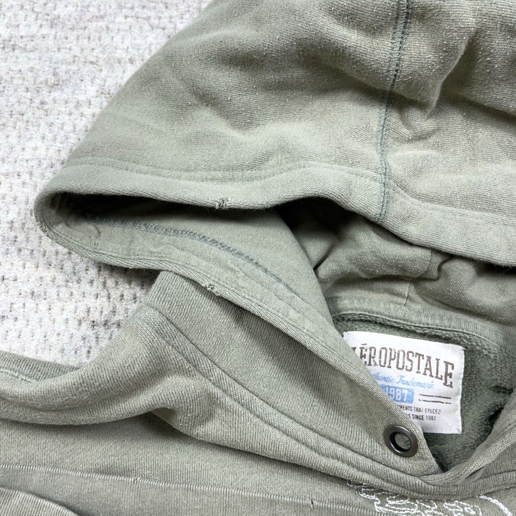 Aeropostale VINTAGE Aeropostale Hoodie Men S Green Sweatshirt 2000s Grunge Faded Logo Hooded Graphic Print 87 Size US S / EU 44-46 / 1 - 5 Thumbnail