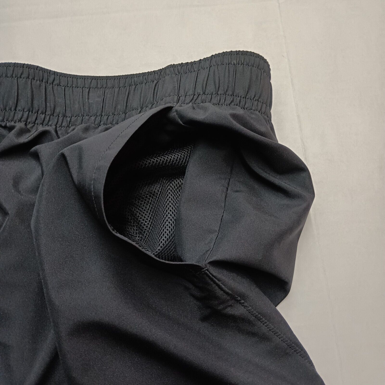 Under Armour Under Armour Woven Graphic Shorts Men's 4XL Black Loose Fit Size US 44 / EU 60 - 2 Thumbnail