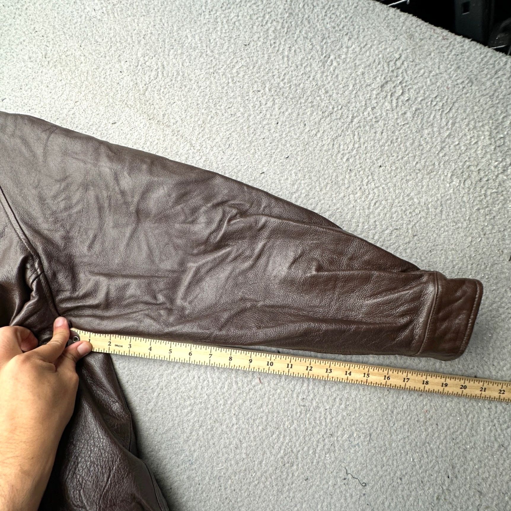 Vintage VINTAGE Wilsons Full Zip Bomber Jacket Mens L Brown Thinsulate Leather Bomber 90s, Fall/Winter, Short Length, Dry Clean Only, Regular Size Size US L / EU 52-54 / 3 - 4 Thumbnail