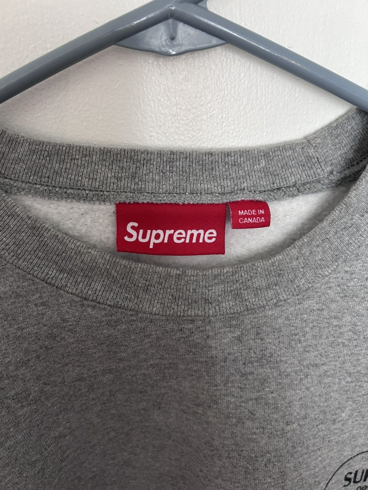 Supreme Supreme Oval Crest Grey Crewneck Size US L / EU 52-54 / 3 - 3 Thumbnail
