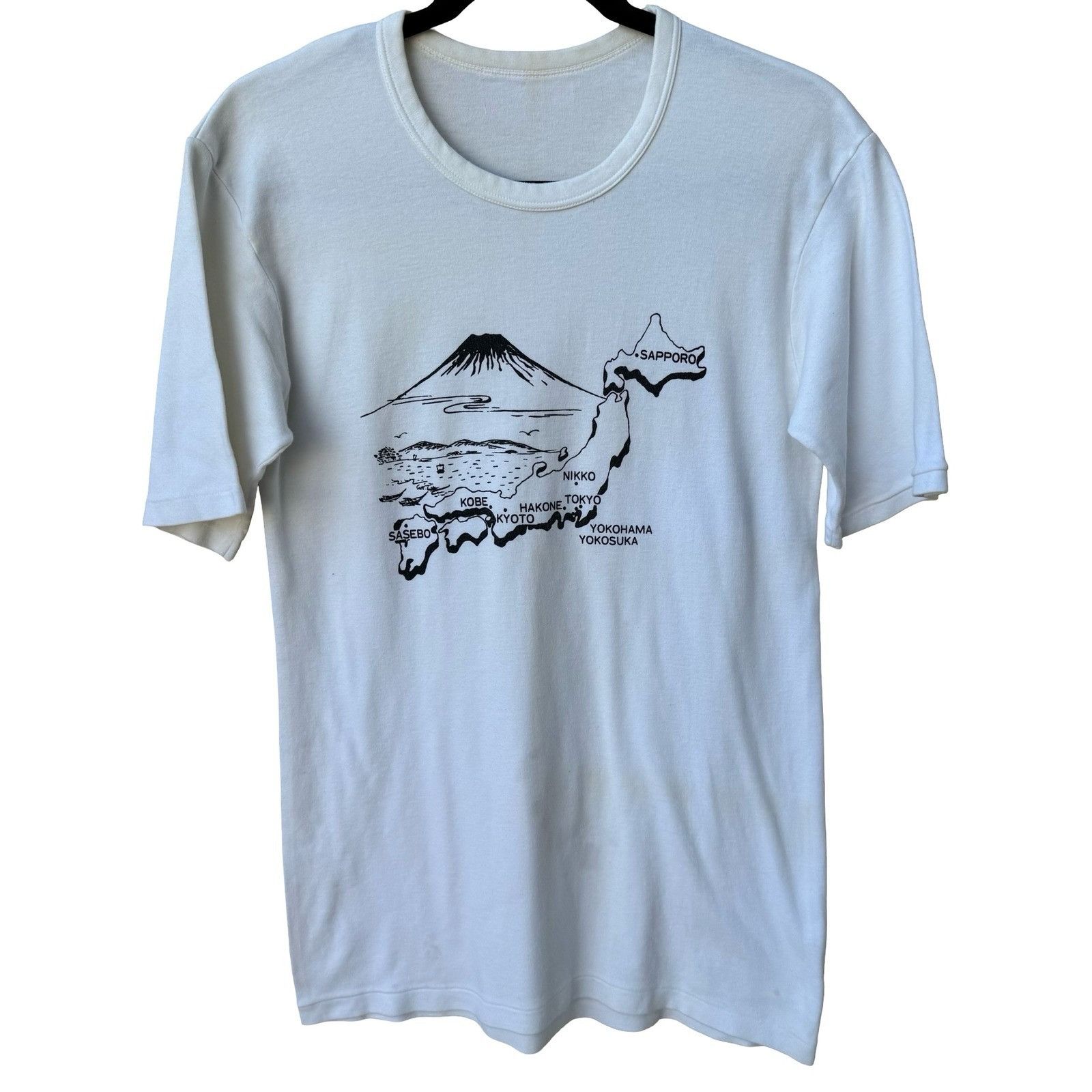 Vintage Vintage Japan Mount Fuji Souvenir Graphic T-Shirt White Shor Size US M / EU 48-50 / 2 - 1 Thumbnail