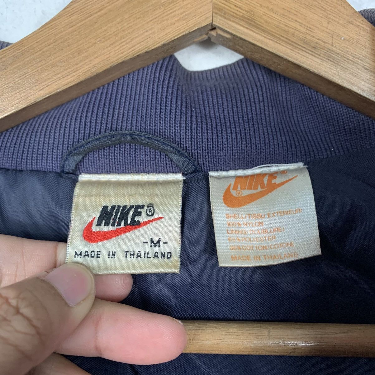 Nike Vintage Nike Basketball Swoosh Hooded Windbreaker Jacket Size US M / EU 48-50 / 2 - 17 Thumbnail