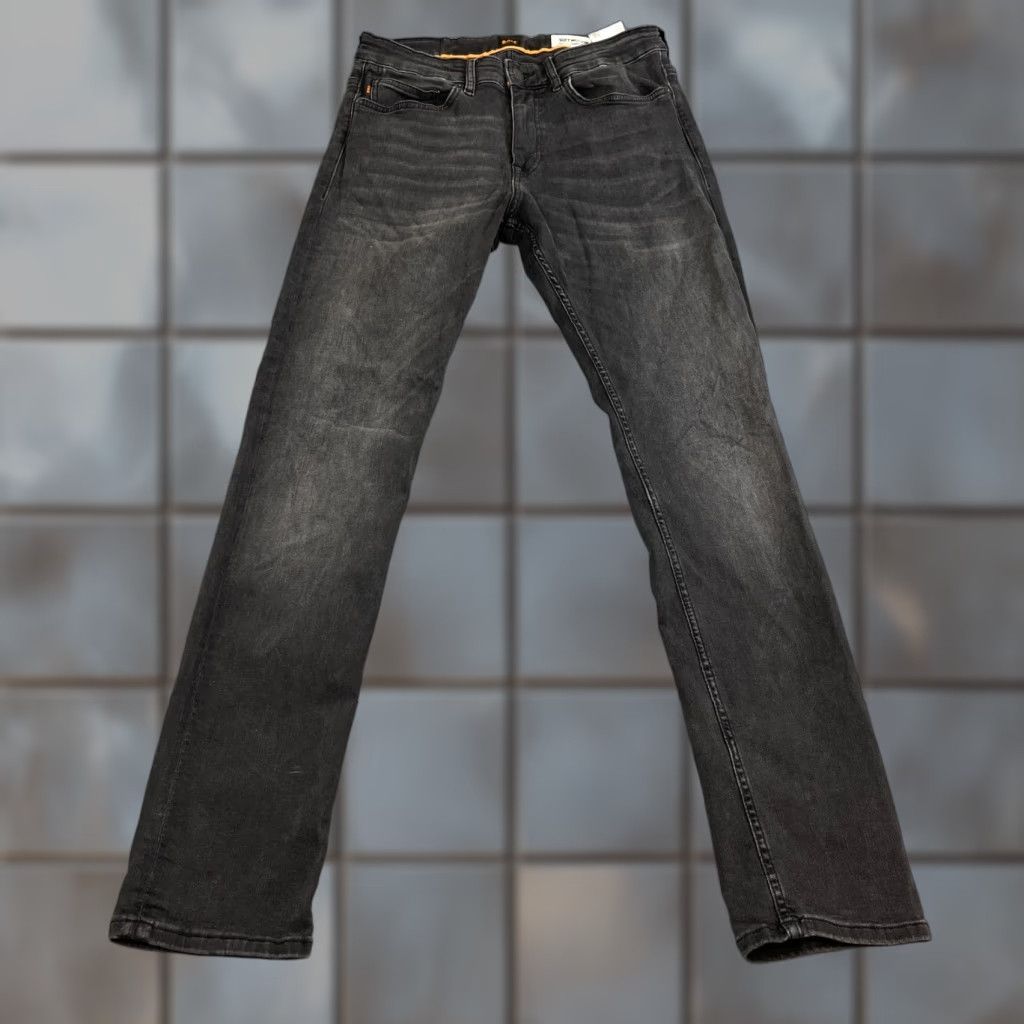 Hugo Boss HUGO BOSS Jeans Slim Skinny Delaware 32 Dark Grey Denim Warm Comfort Stretch 5-Pocket Mens Regular 32in Inside Leg 32in Grey Denim Size US 32 / EU 48 - 1 Thumbnail