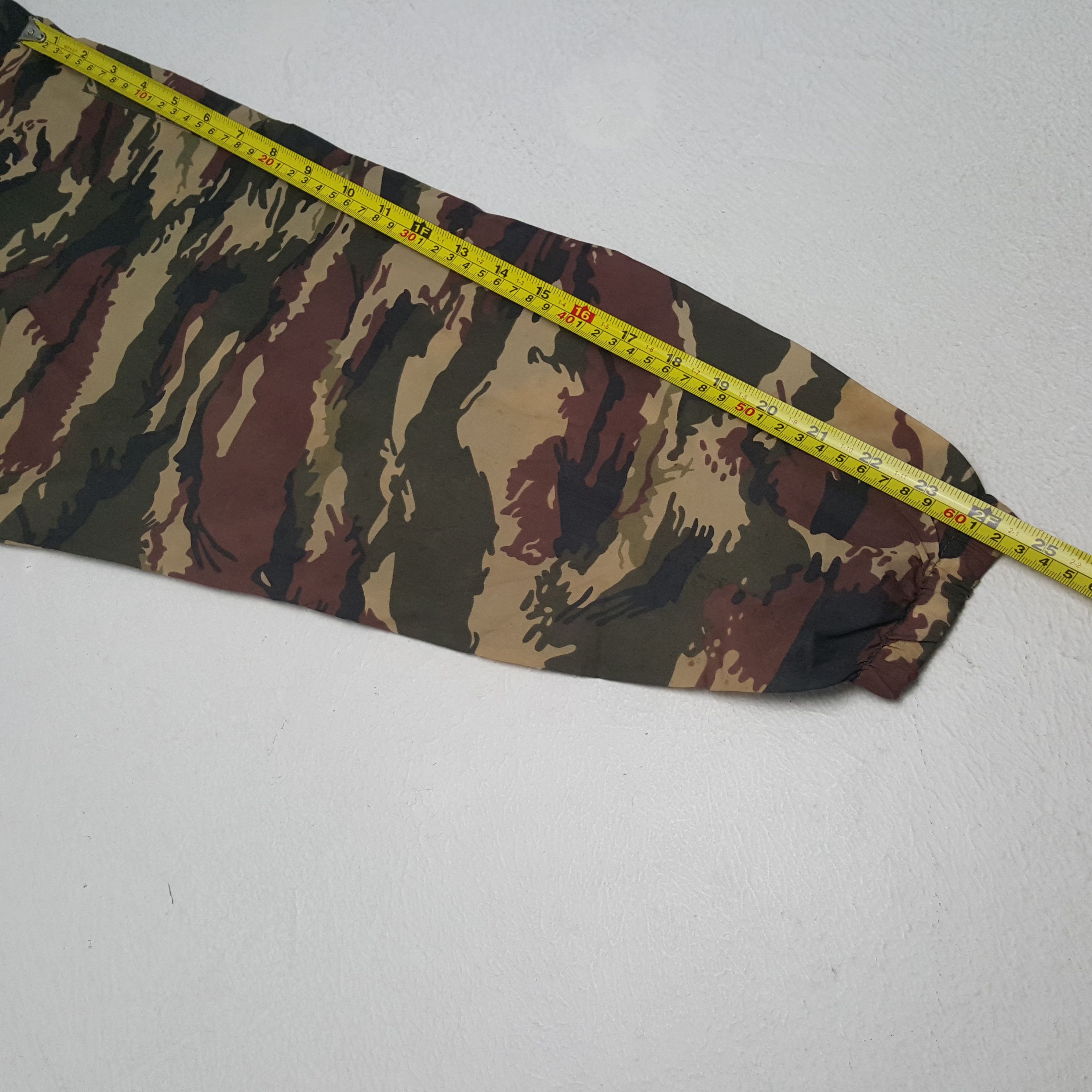 Vintage Camo Military Style Windbreaker Hoodie RR21 Size US XXL / EU 58 / 5 - 5 Thumbnail