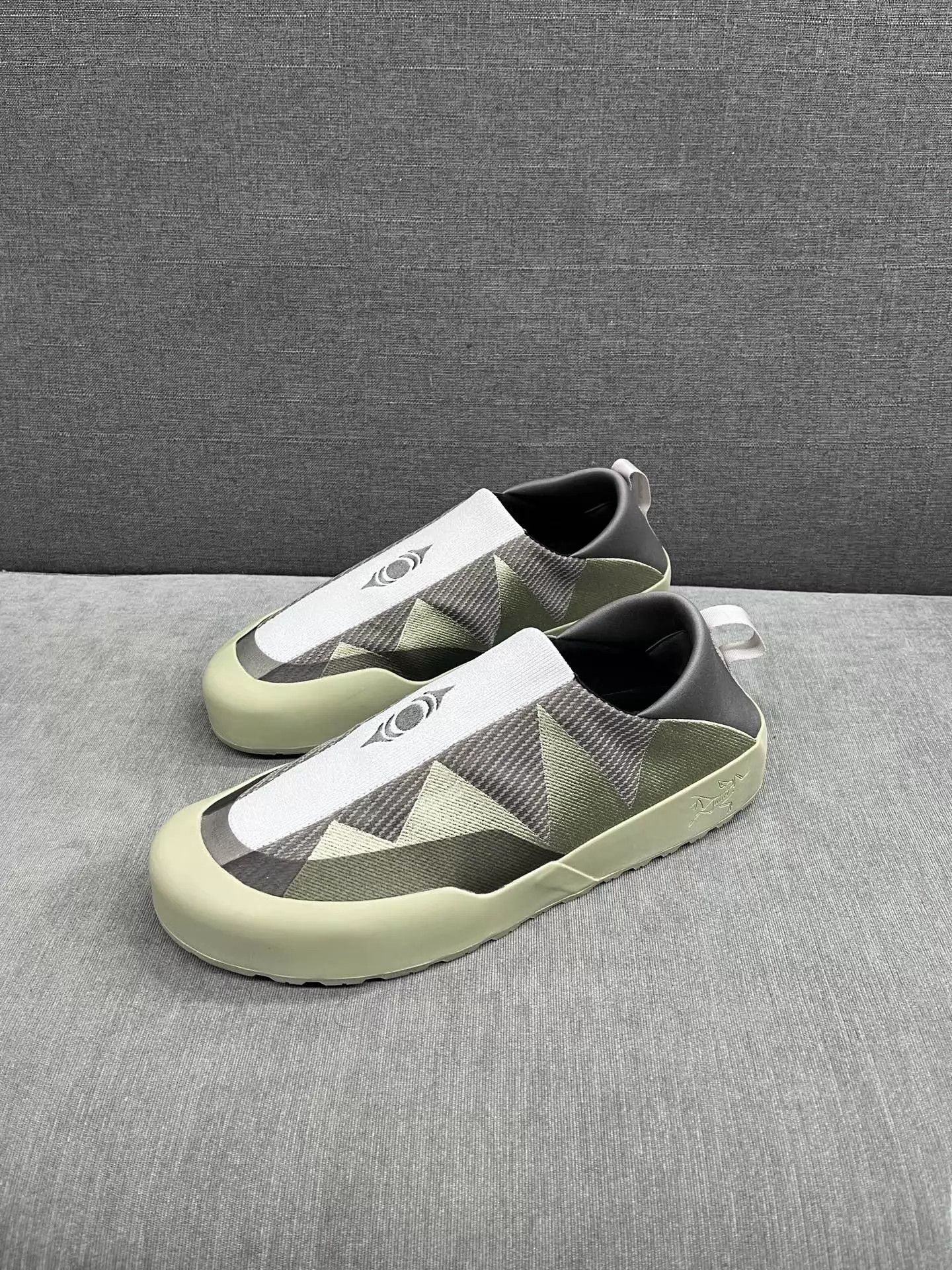 Arc'teryx Arcteryx Walk Gently Collab Slip-On 44.5 Unworn Size US 10.5 / EU 43-44 - 1 Thumbnail