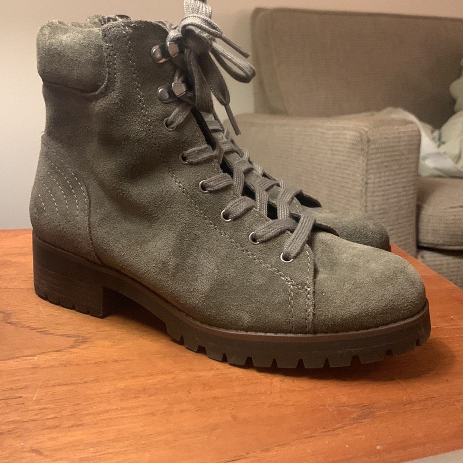 Vintage Crown Vintage rugged lace up boots lug soles otter Size US 8 / IT 38 - 13 Thumbnail