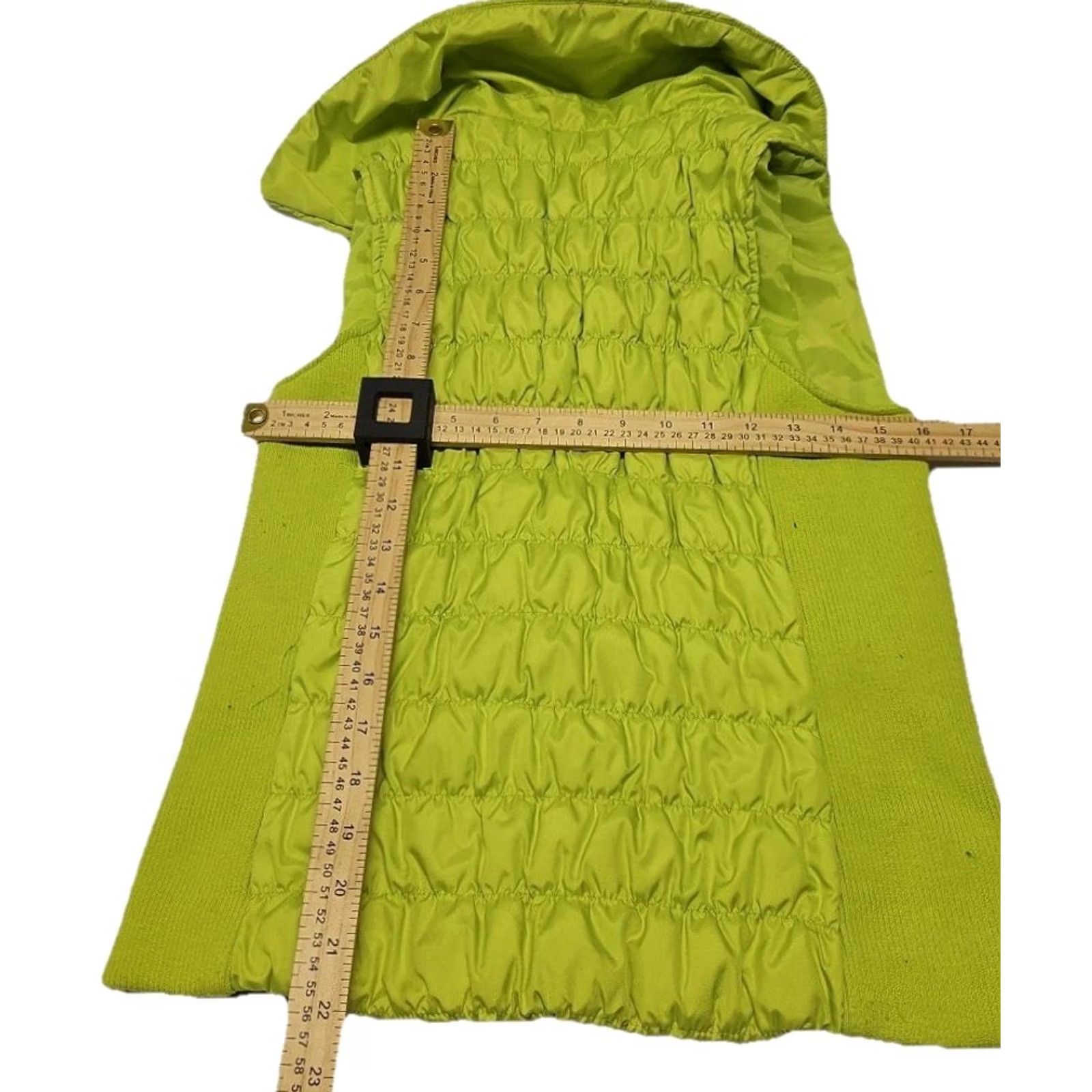Vintage VINTAGE Y2K Marc New York Andrew Marc Quilted Vest Women’s M Green Zip Front Slim—Womens, Vest, Green, Quilted, Lightweight, Pockets Size M / US 6-8 / IT 42-44 - 8 Thumbnail