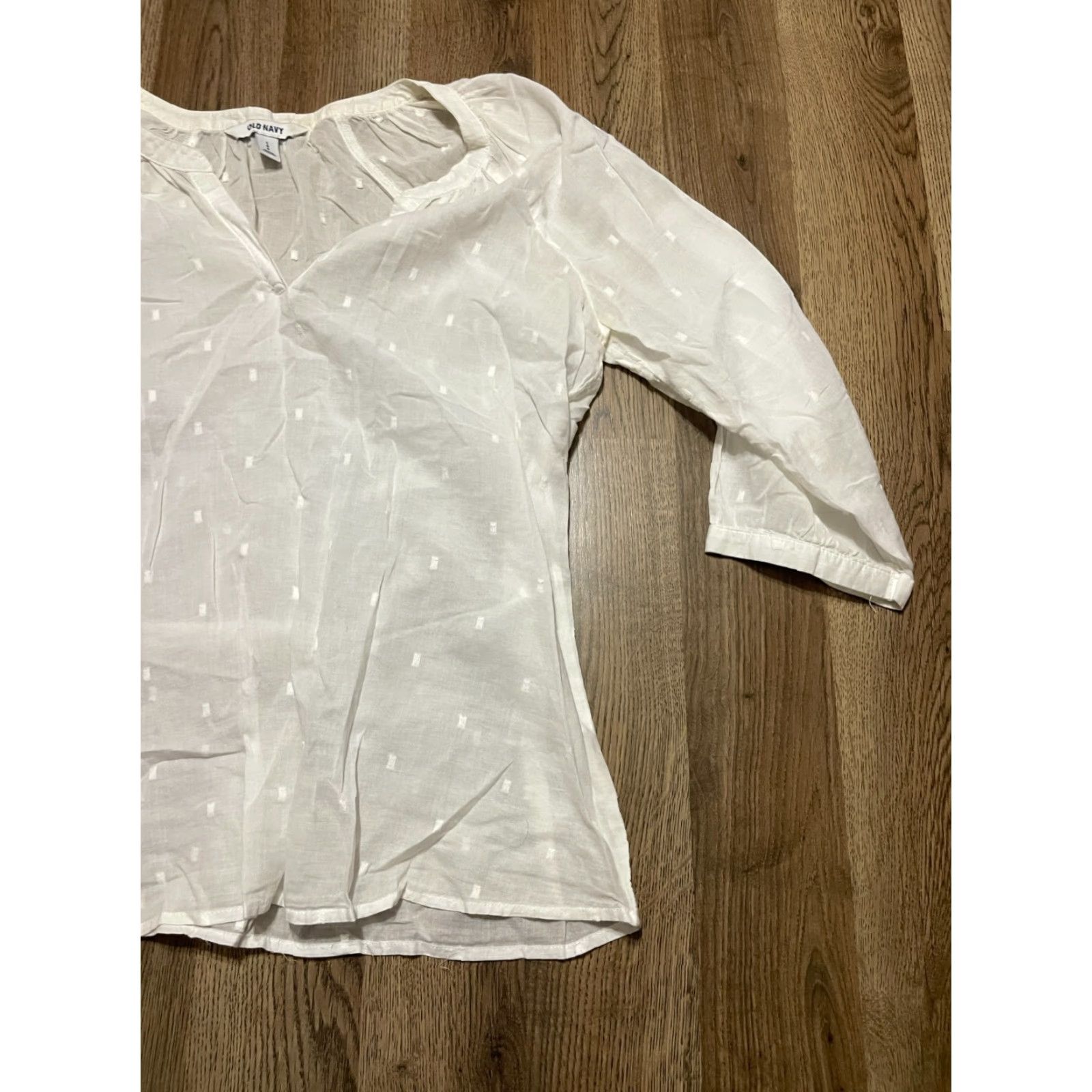 Old Navy Old Navy Shirt Women L White 3/4 Sleeve V-Neck Lightweight Casual Basic T-Shirt Size L / US 10 / IT 46 - 4 Thumbnail