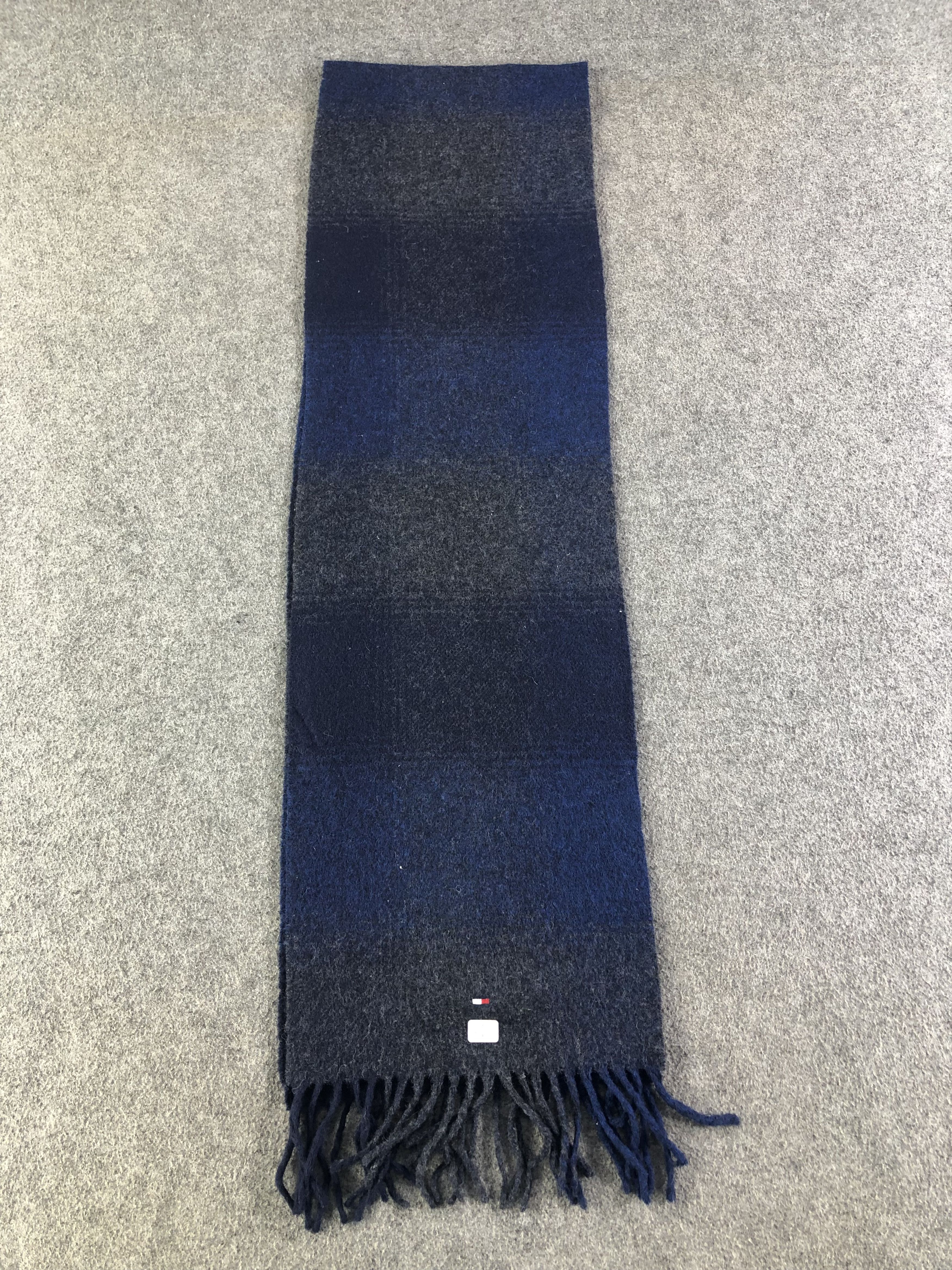 Tommy Hilfiger Tommy Hilfiger Scarf / Muffler / Neckwear Size ONE SIZE - 2 Thumbnail