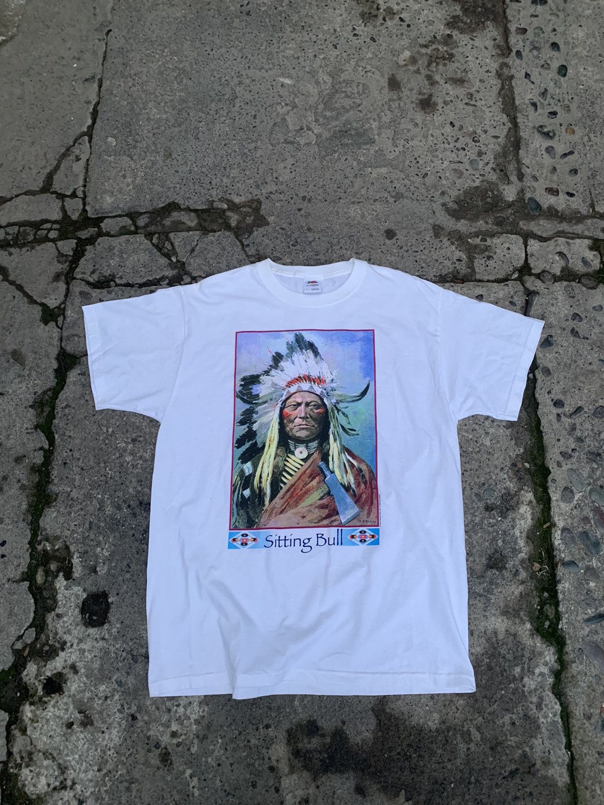 Vintage Vintage sitting bull T shirt Size US L / EU 52-54 / 3 - 1 Thumbnail