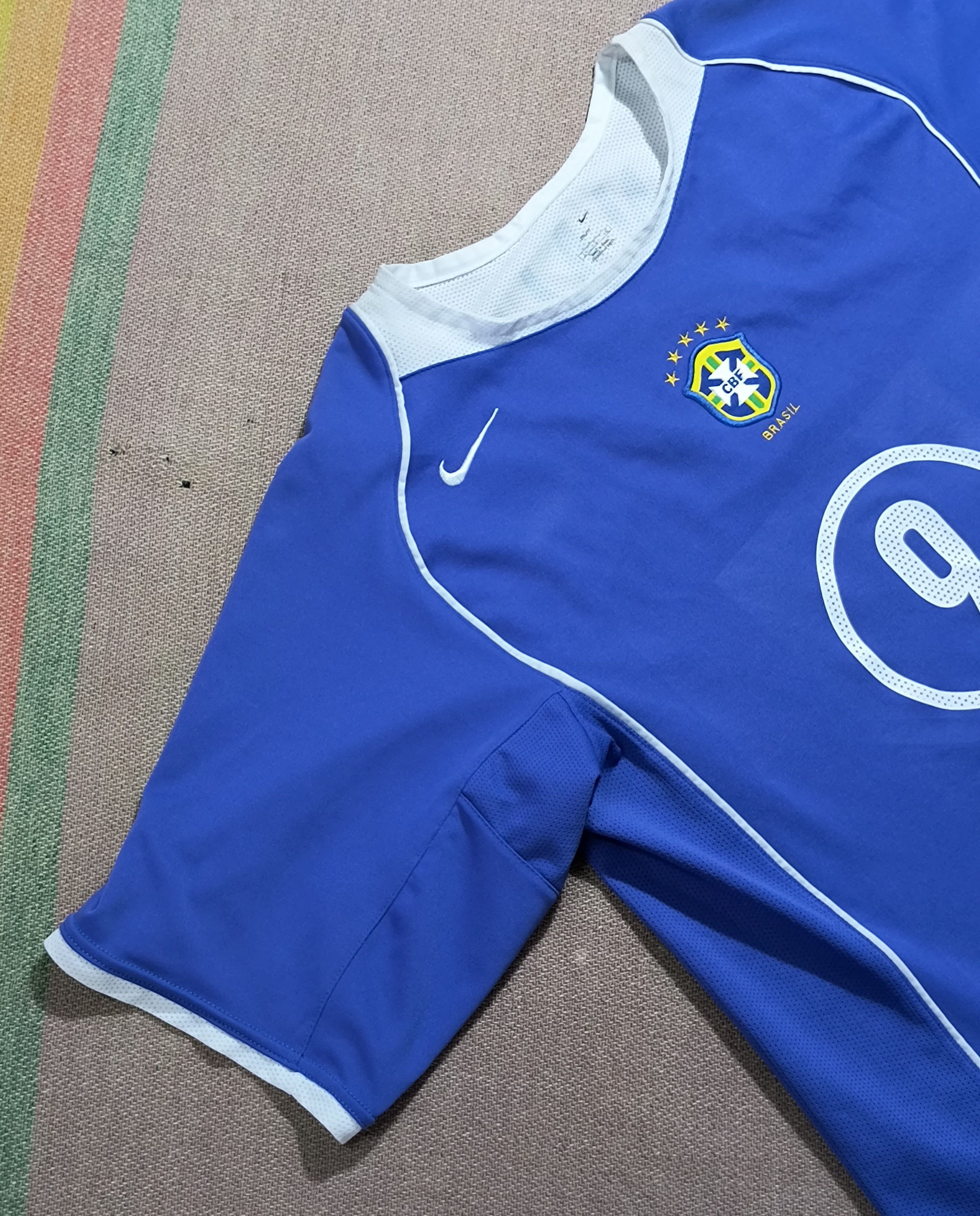 Nike Vintage Y2K Nike Brazil #9 Ronaldo Nazario away jersey 2004 Size US L / EU 52-54 / 3 - 4 Thumbnail