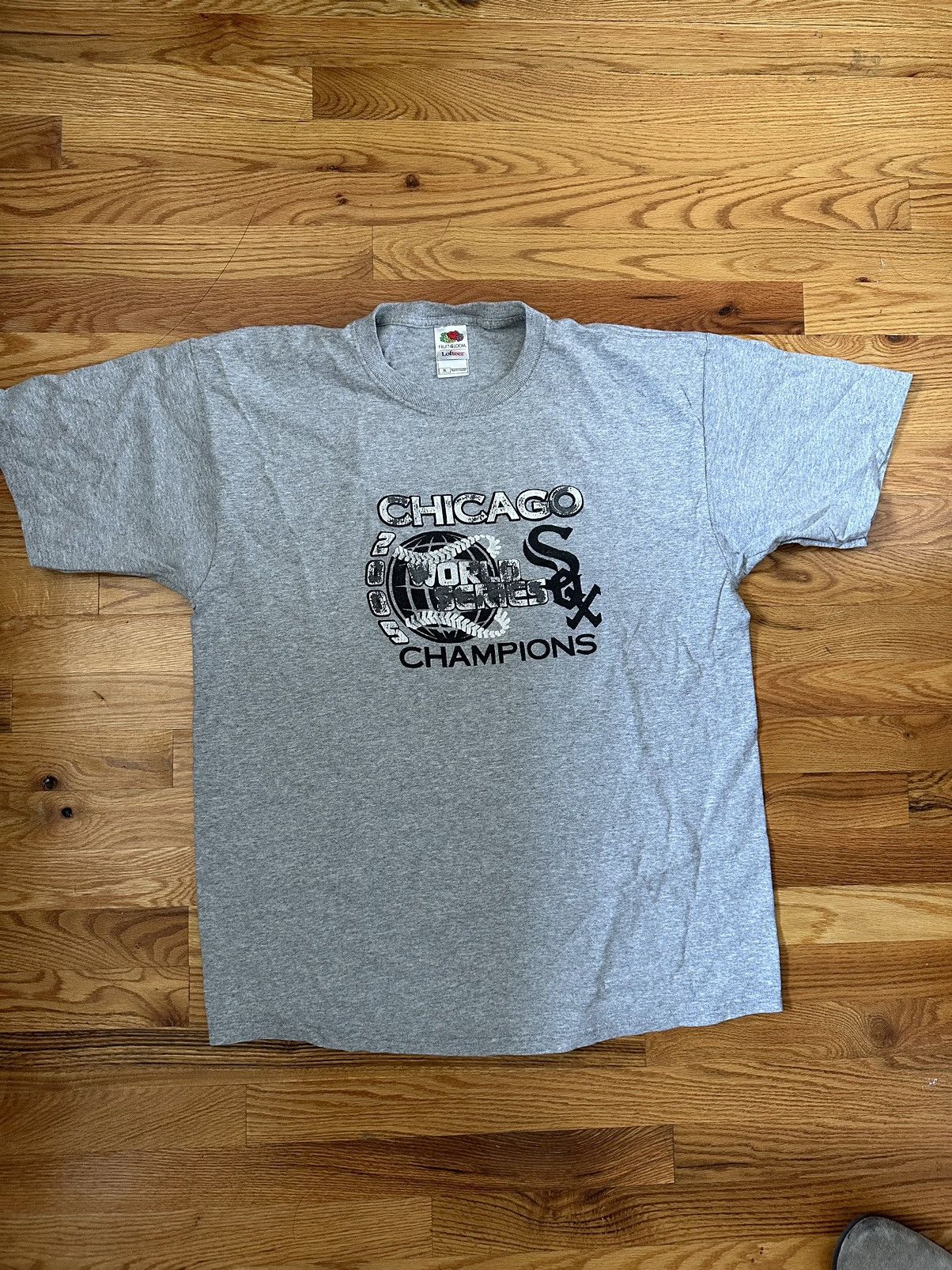 MLB × Vintage Chicago White Sox 2005 World Series Champions Grey T Shirt Size US XL / EU 56 / 4 - 1 Thumbnail