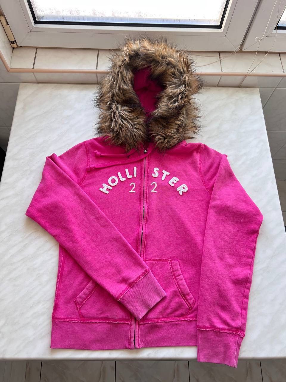 Hollister Y2K Hollister 2000s Faux Fuzzy Fur Pink Hoodie Lgb Style VTG Size L / US 10 / IT 46 - 1 Thumbnail