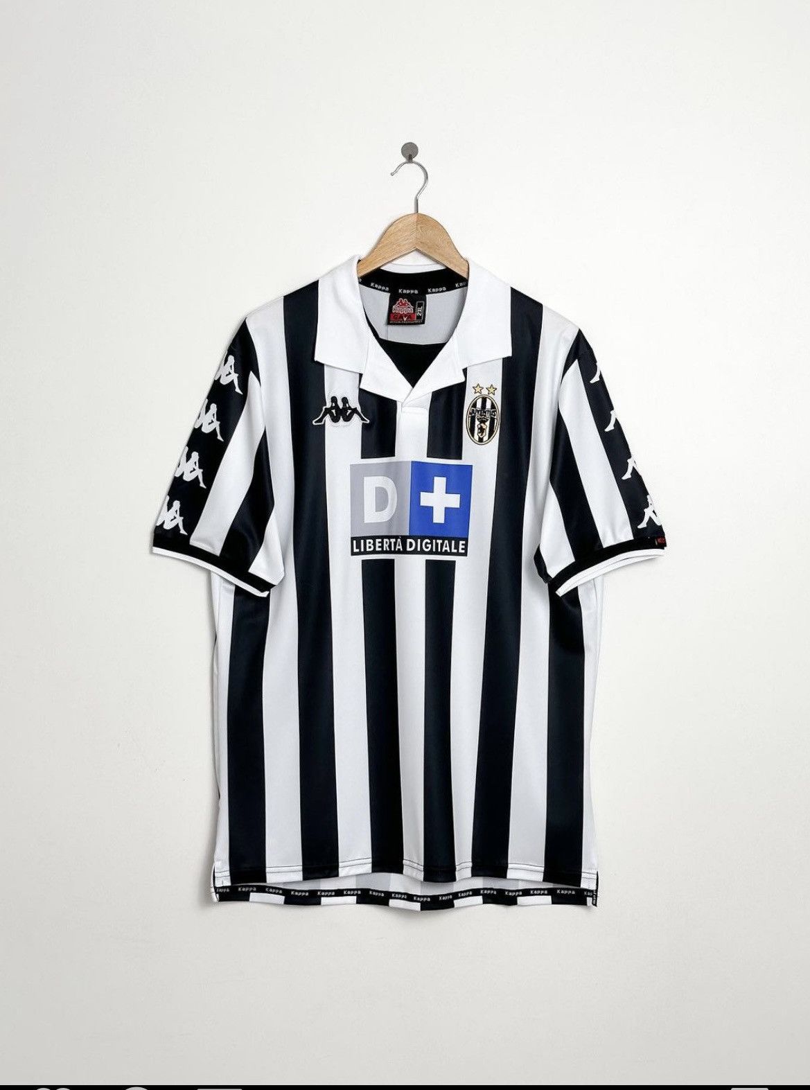 image of Juventus Kappa 1998/99 Vintage Y2K Streetwear Football Shirt in Black White, Men's (Size XL)