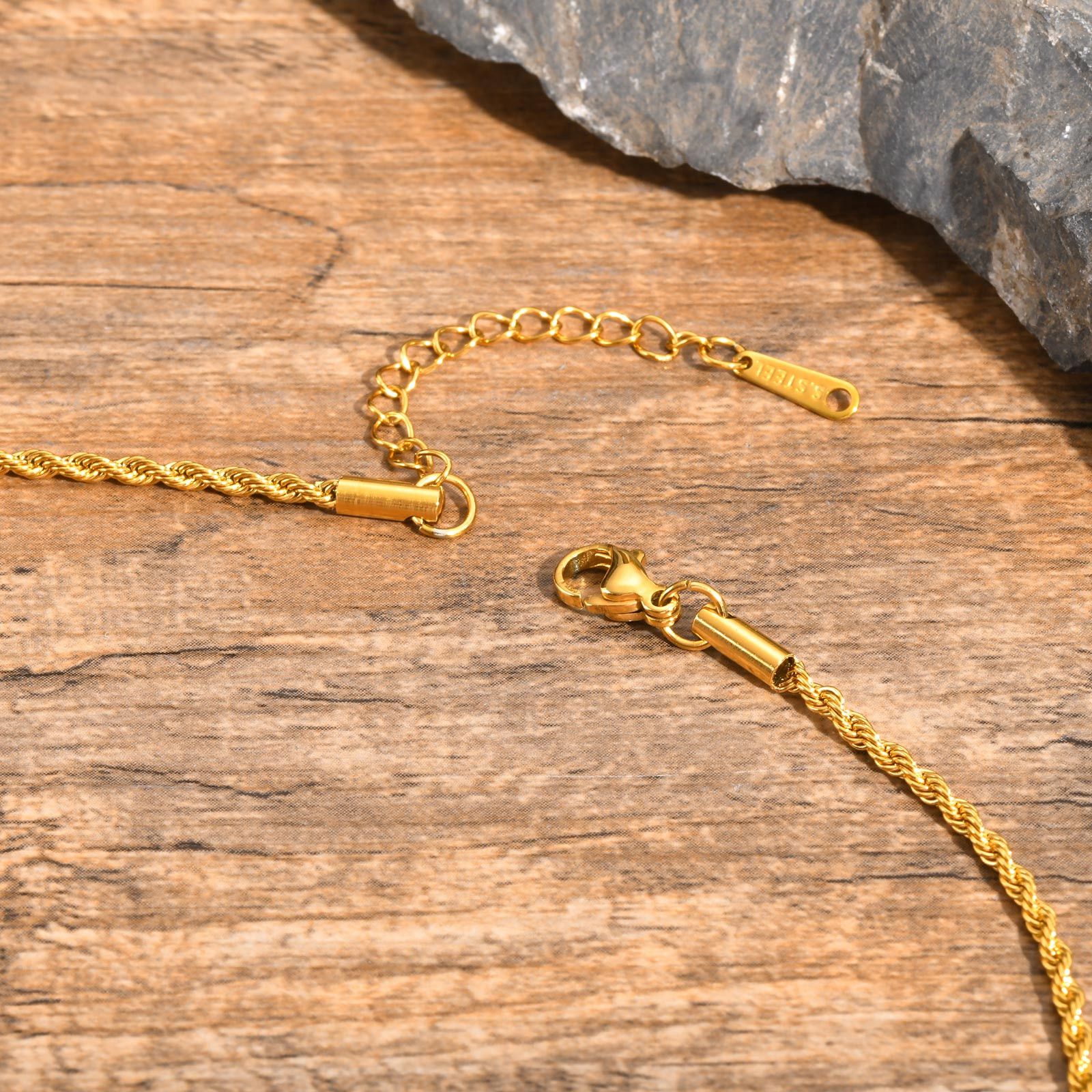 Jewelry Classic Style Geometric Necklace Size ONE SIZE - 5 Thumbnail