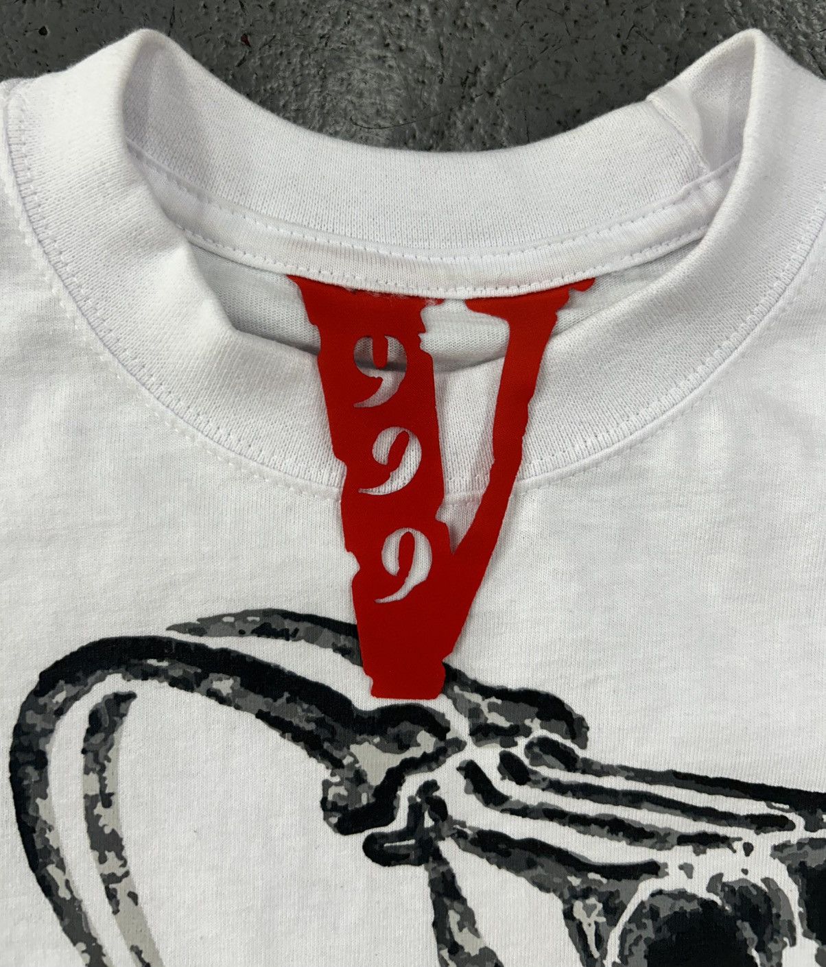 Vlone Vlone Juice Wrld Skull Hand Size Medium New Size US M / EU 48-50 / 2 - 5 Thumbnail