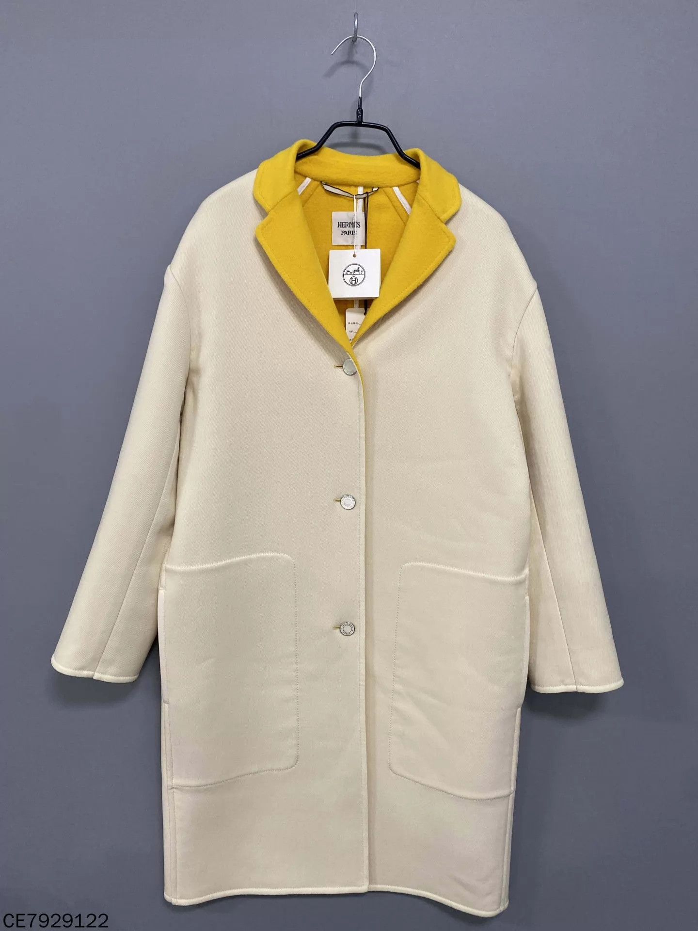 Hermes HERMES Beige Notch Collar Coat Women's Size 34 Size XS / US 0-2 / IT 36-38 - 1 Thumbnail