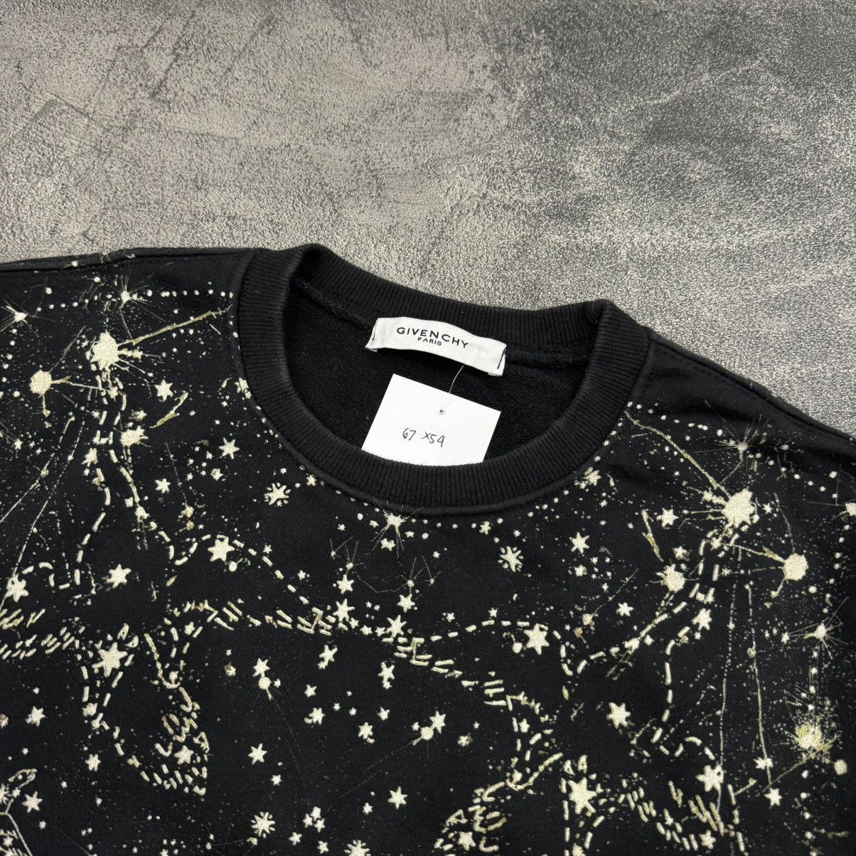 Givenchy Givenchy paris constellation black sweat Size US L / EU 52-54 / 3 - 5 Thumbnail