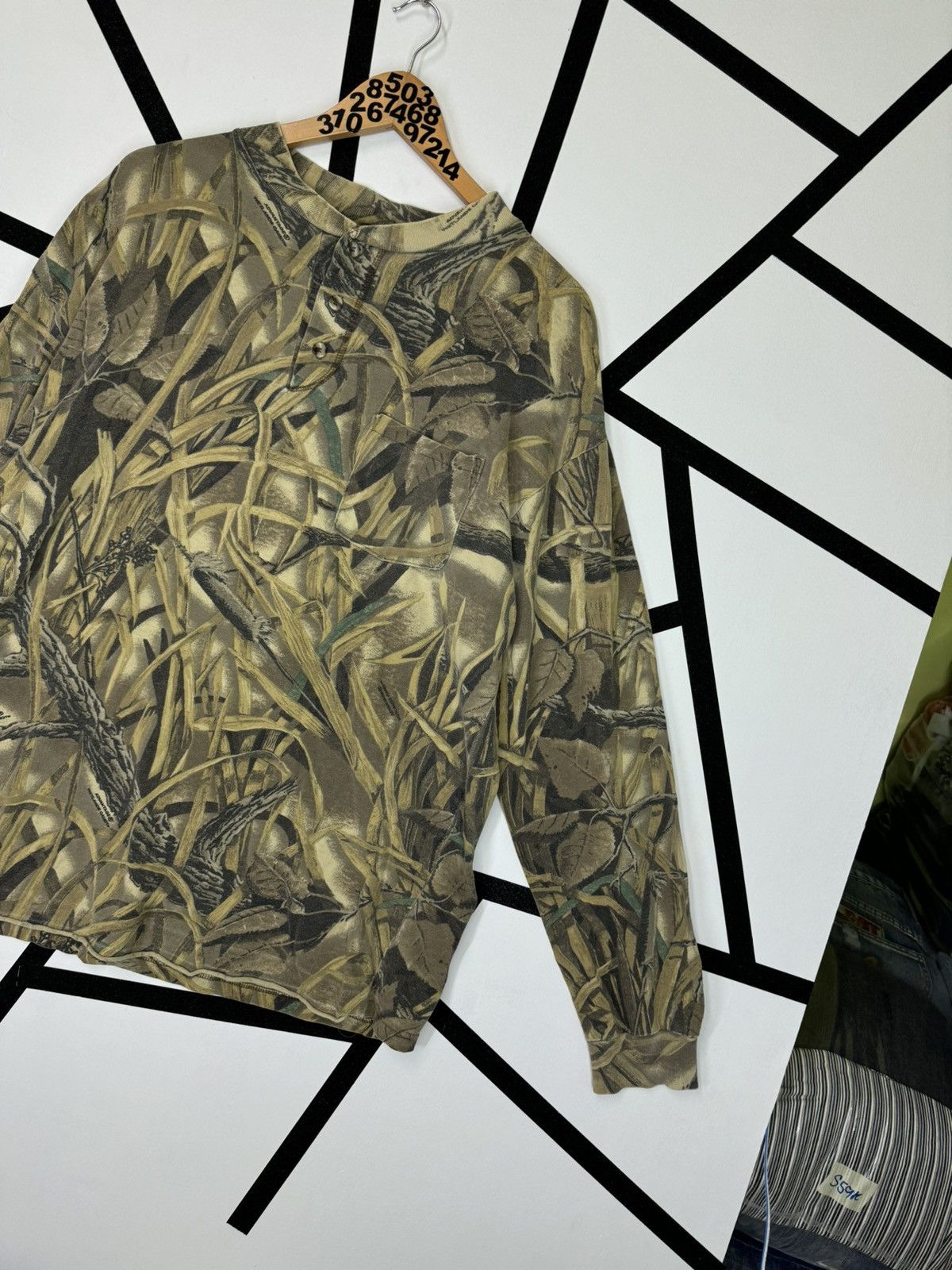 Vintage VINTAGE CAMO ADVANTAGE WETLANDS LONG SLEEVE DISTREES TEE Size US L / EU 52-54 / 3 - 5 Thumbnail