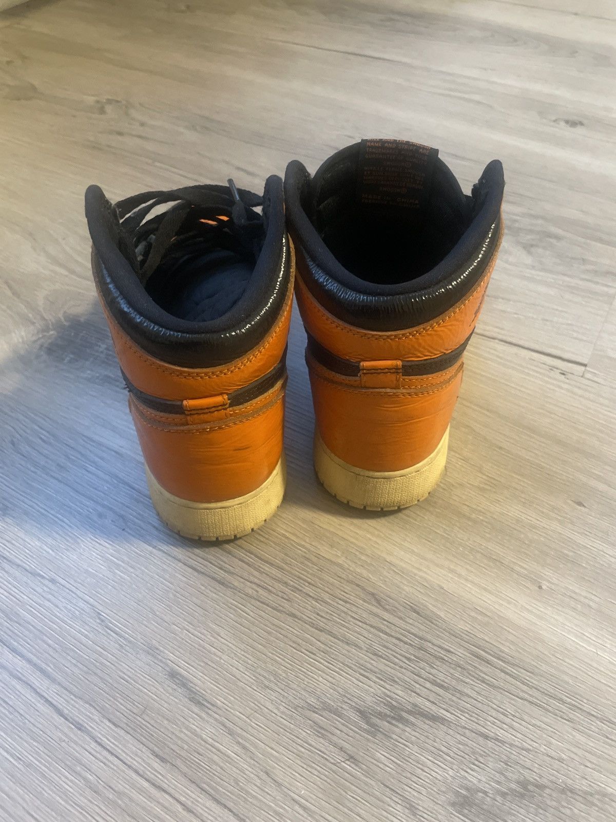 Jordan Brand Air Jordan 1 Retro High OG 'Shattered Backboard 3.0' Size US 6 / EU 39 - 2 Thumbnail