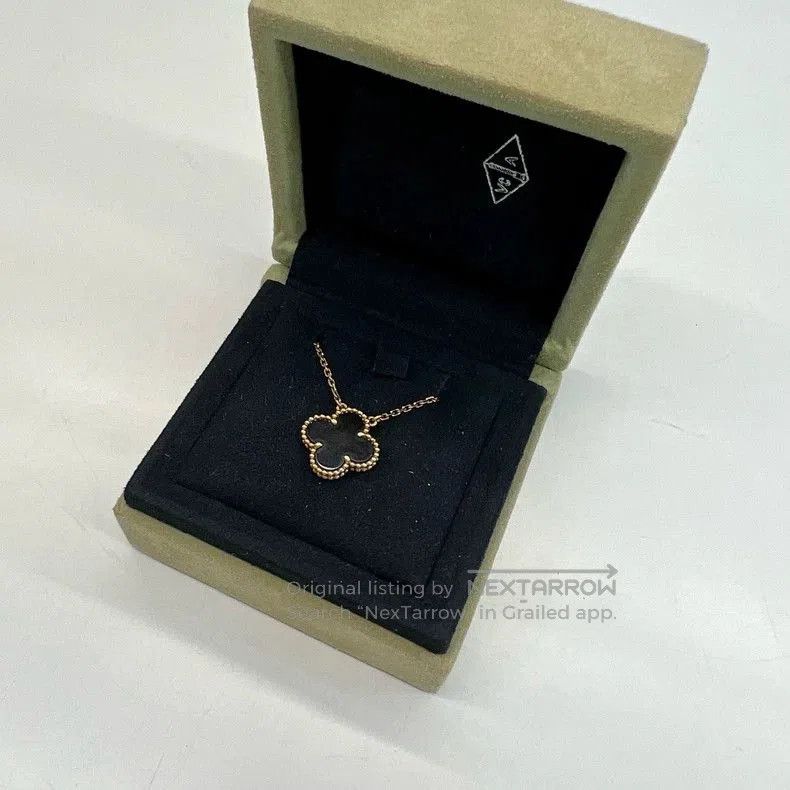 Vintage Van Cleef & Arpels Black Flower Necklace. Size ONE SIZE - 2 Thumbnail