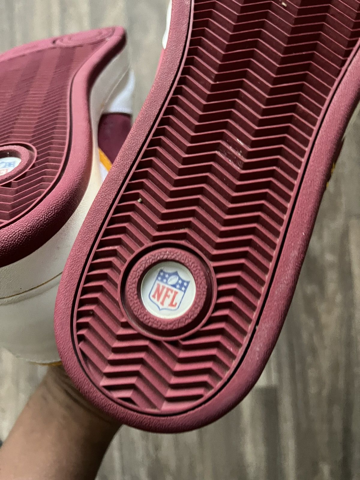 Reebok Reebok RB 507 NFL Washington Redskins Men's Sneakers Size US 11 / EU 44 - 9 Thumbnail