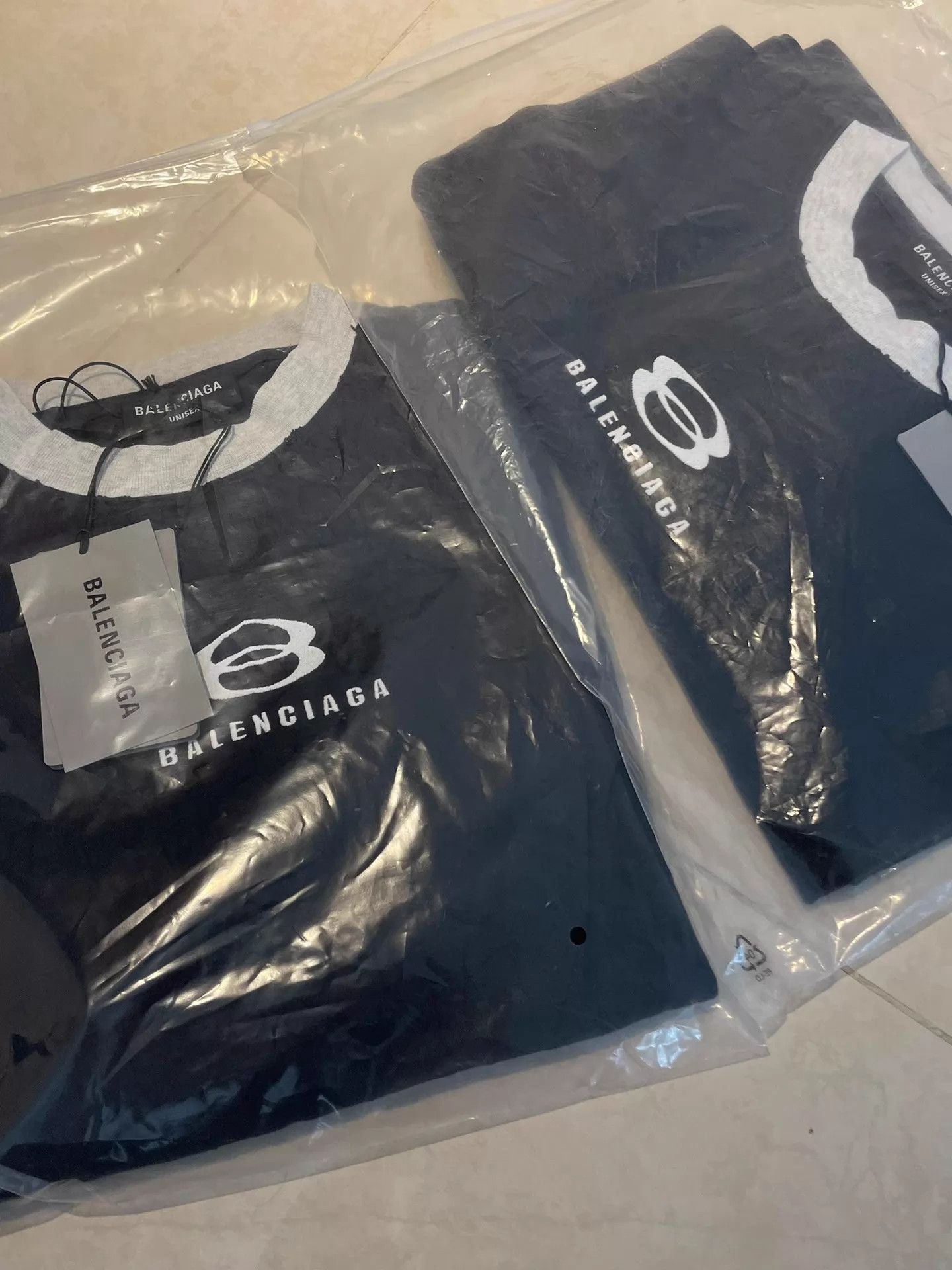 Balenciaga Balenciaga SS22 Black & Gray Colorblocked Short Sleeve Logo Size US M / EU 48-50 / 2 - 4 Thumbnail