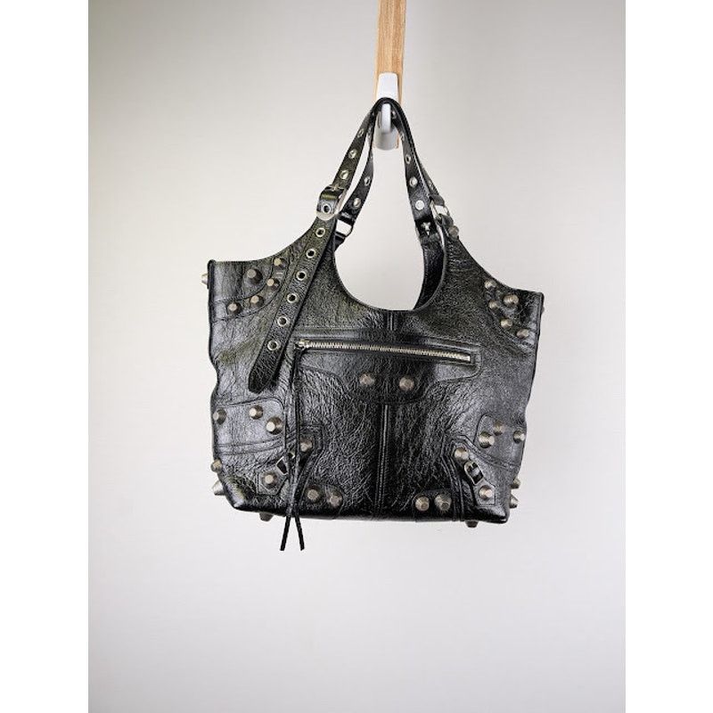 Balenciaga O1Rshd1 Size: Os / Le Cagole Carry All Tote Bag M In Black, Women's