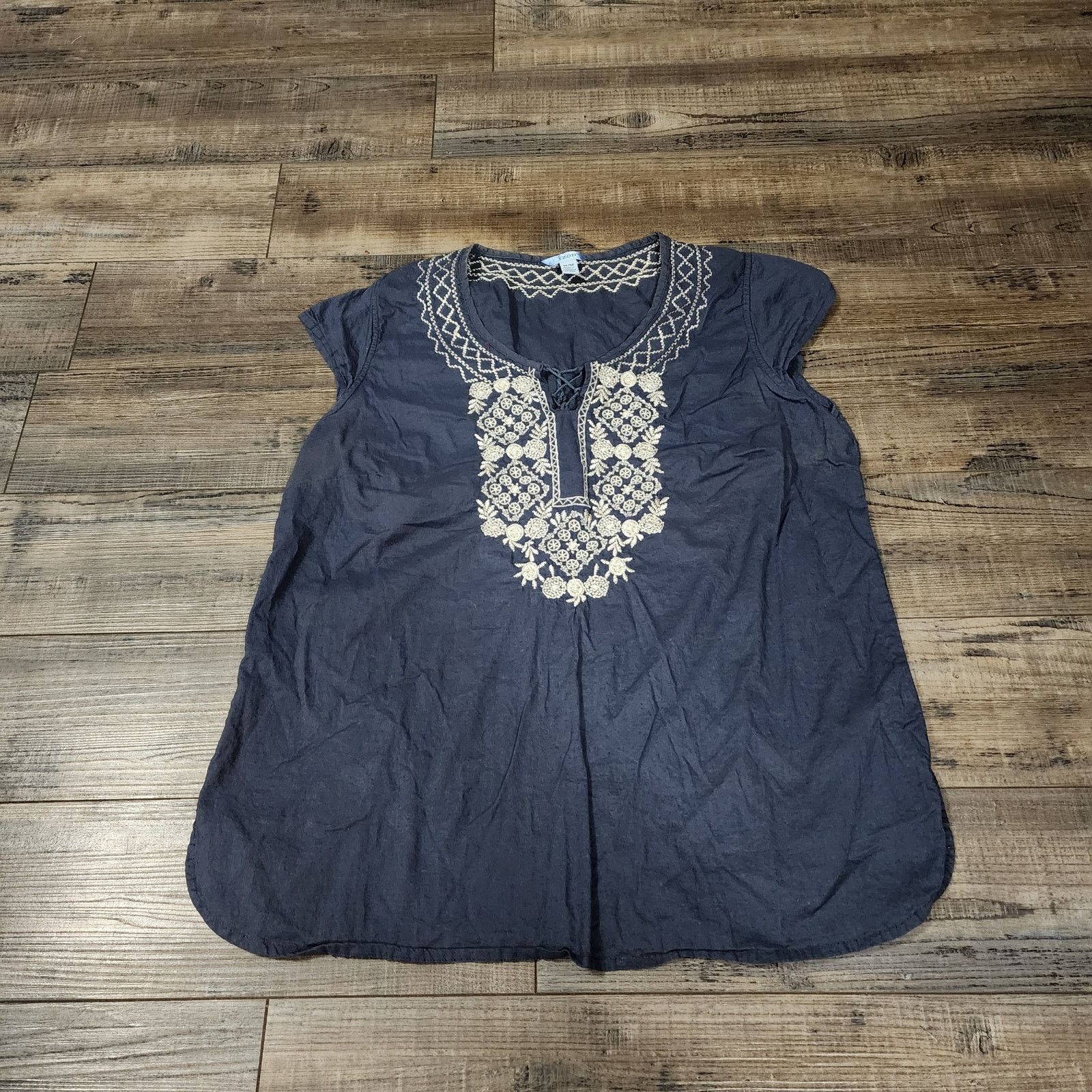 Izod Izod embroidered sleeveless blouse women top sz M blue 2228 Size M / US 6-8 / IT 42-44 - 1 Thumbnail